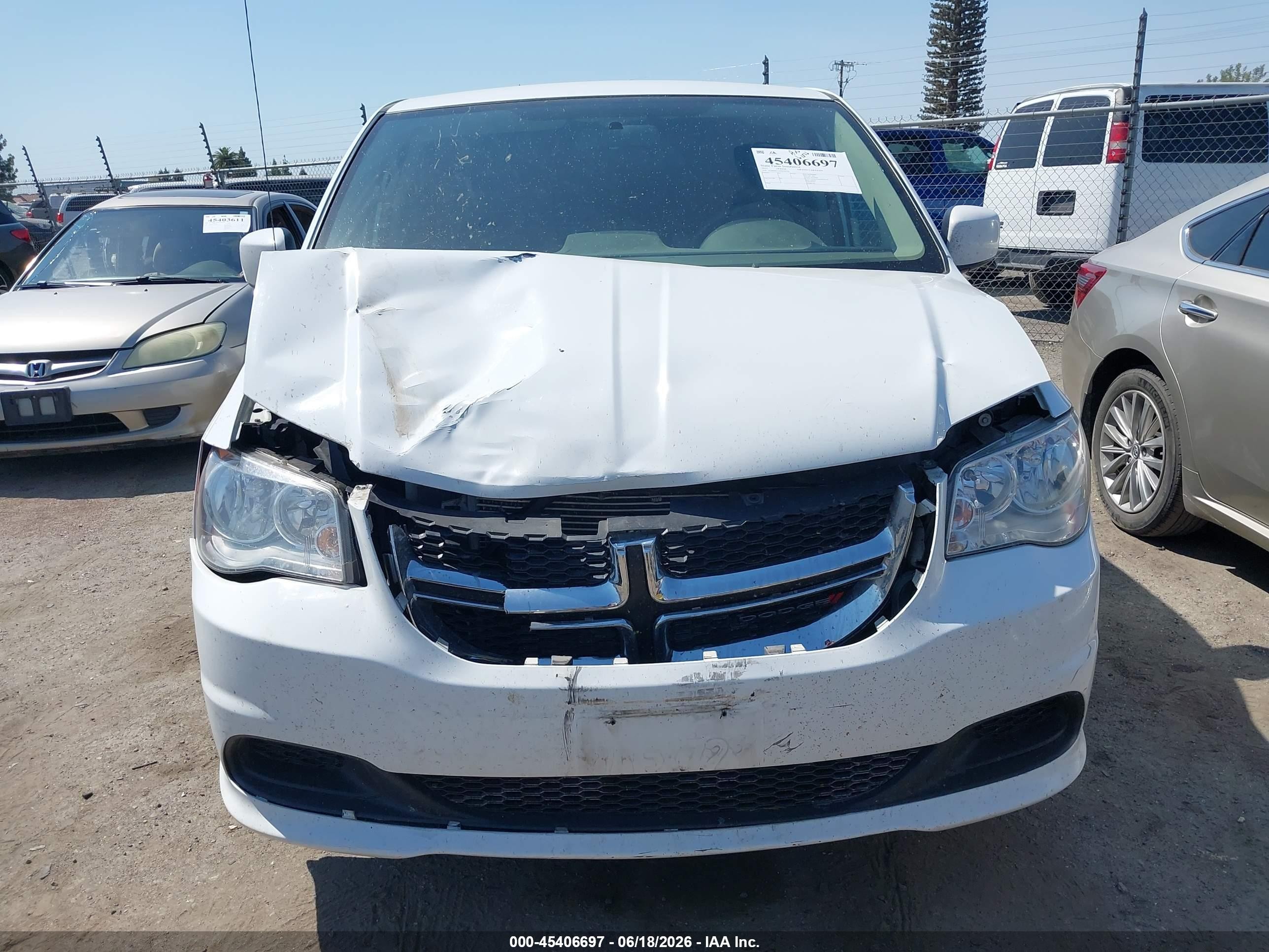 2015 Dodge Grand Caravan Sxt White vin: 2C4RDGCG3FR549770