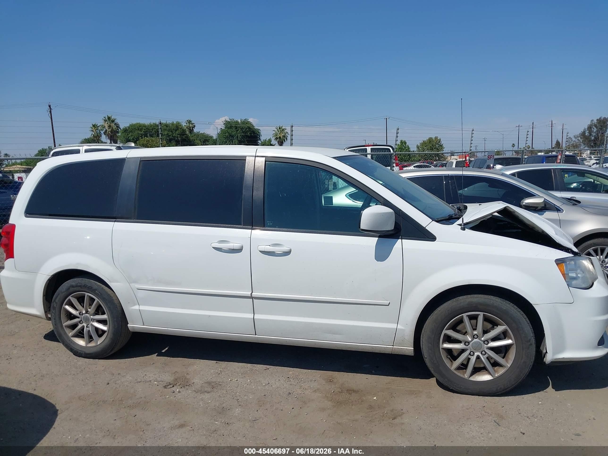 2015 Dodge Grand Caravan Sxt White vin: 2C4RDGCG3FR549770