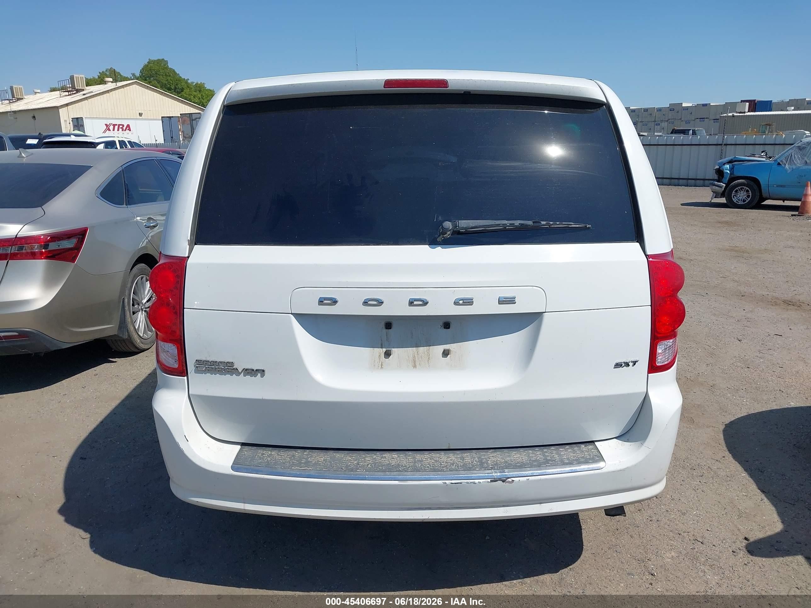 2015 Dodge Grand Caravan Sxt White vin: 2C4RDGCG3FR549770