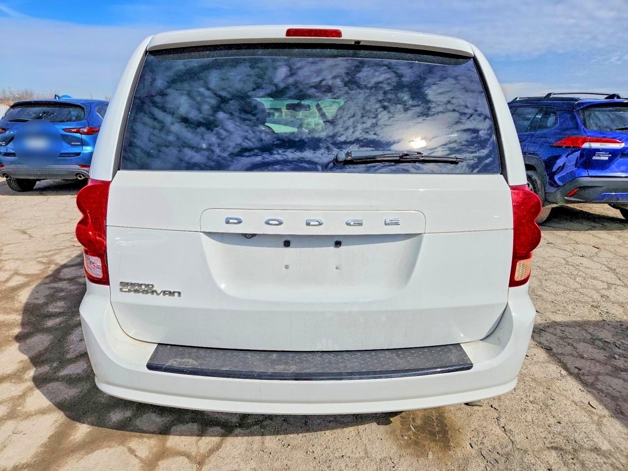 2015 Dodge Grand Caravan Sxt White vin: 2C4RDGCG3FR623821