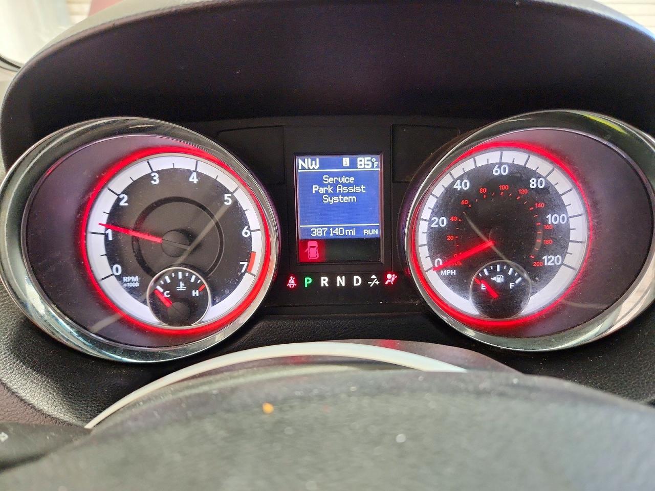 2015 Dodge Grand Caravan Sxt Maroon vin: 2C4RDGCG3FR732599