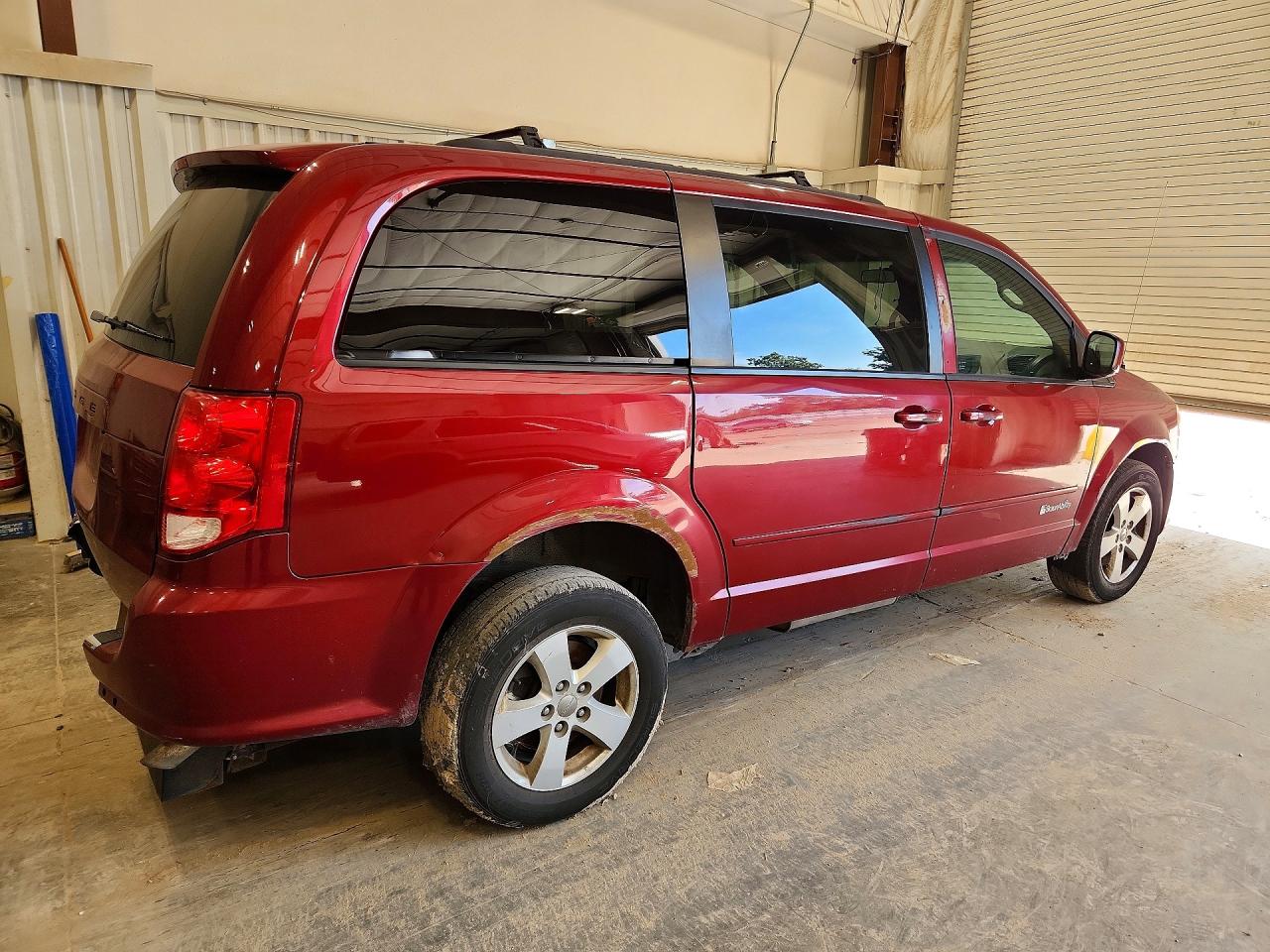 2015 Dodge Grand Caravan Sxt Maroon vin: 2C4RDGCG3FR732599