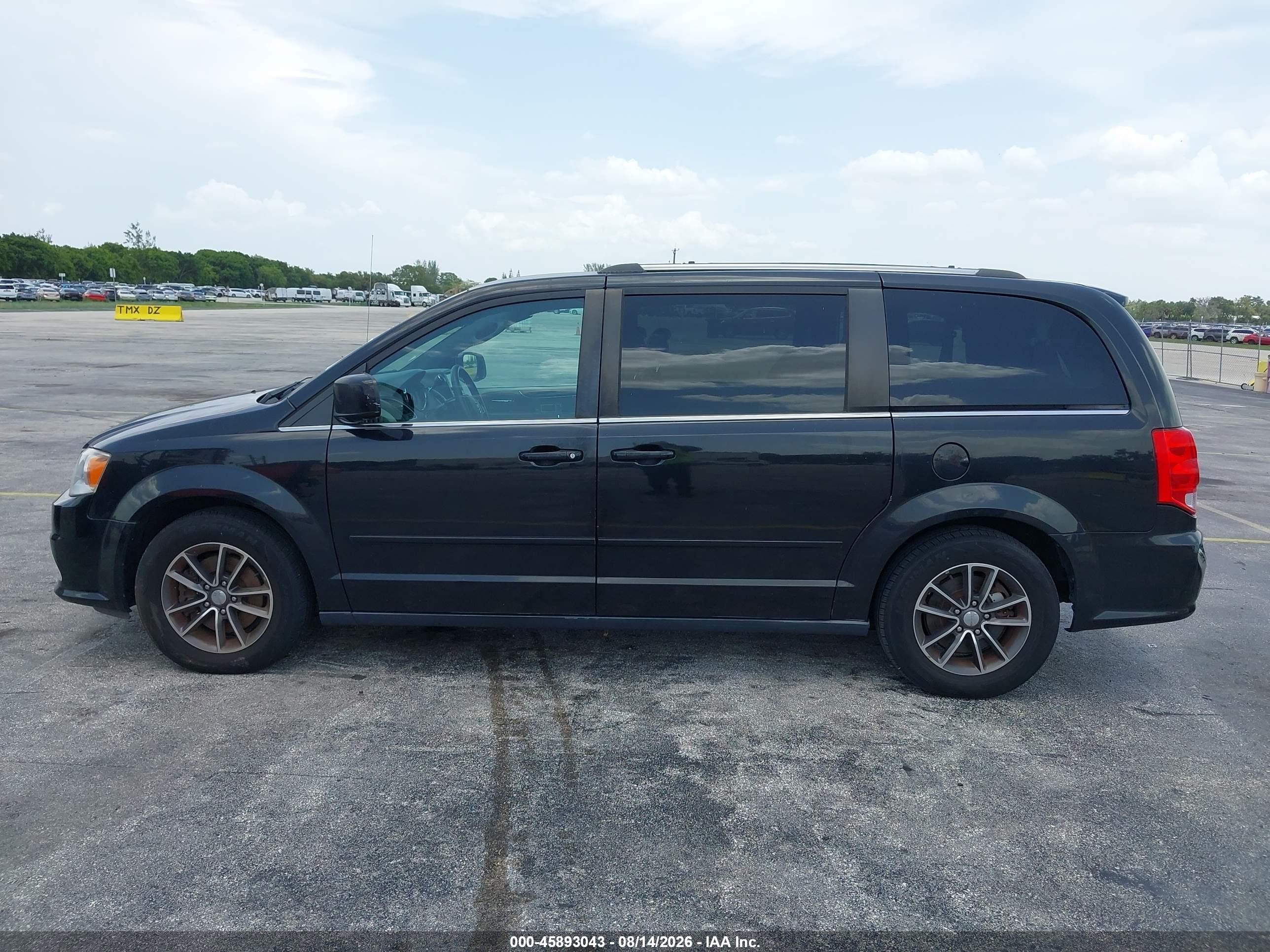 2017 Dodge Grand Caravan Sxt Black vin: 2C4RDGCG3HR790022