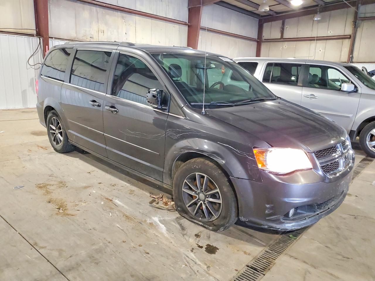2017 Dodge Grand Caravan Sxt Gray vin: 2C4RDGCG3HR859095