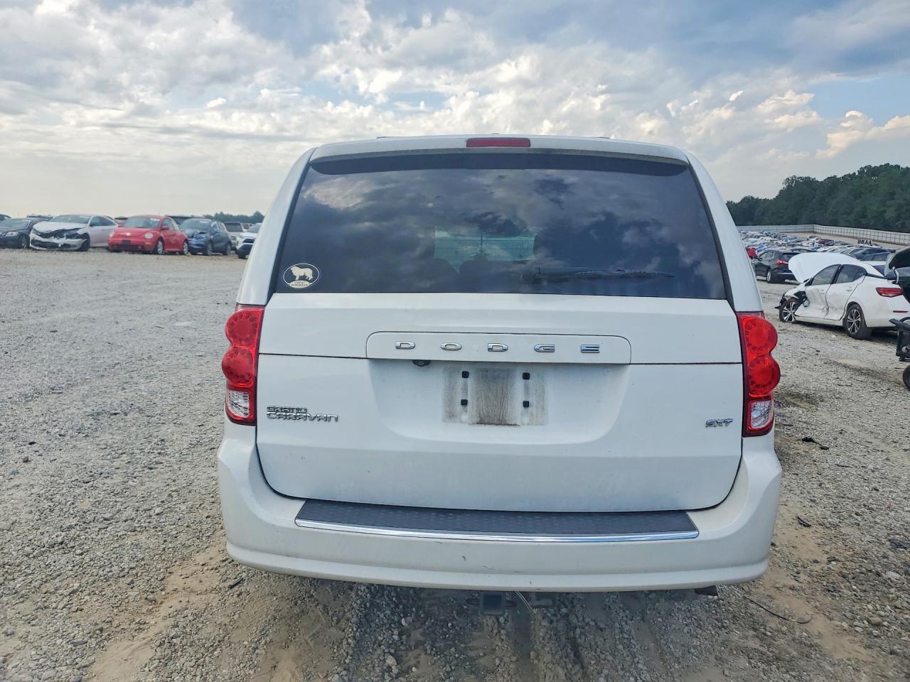 2018 Dodge Grand Caravan Sxt White vin: 2C4RDGCG3JR134358
