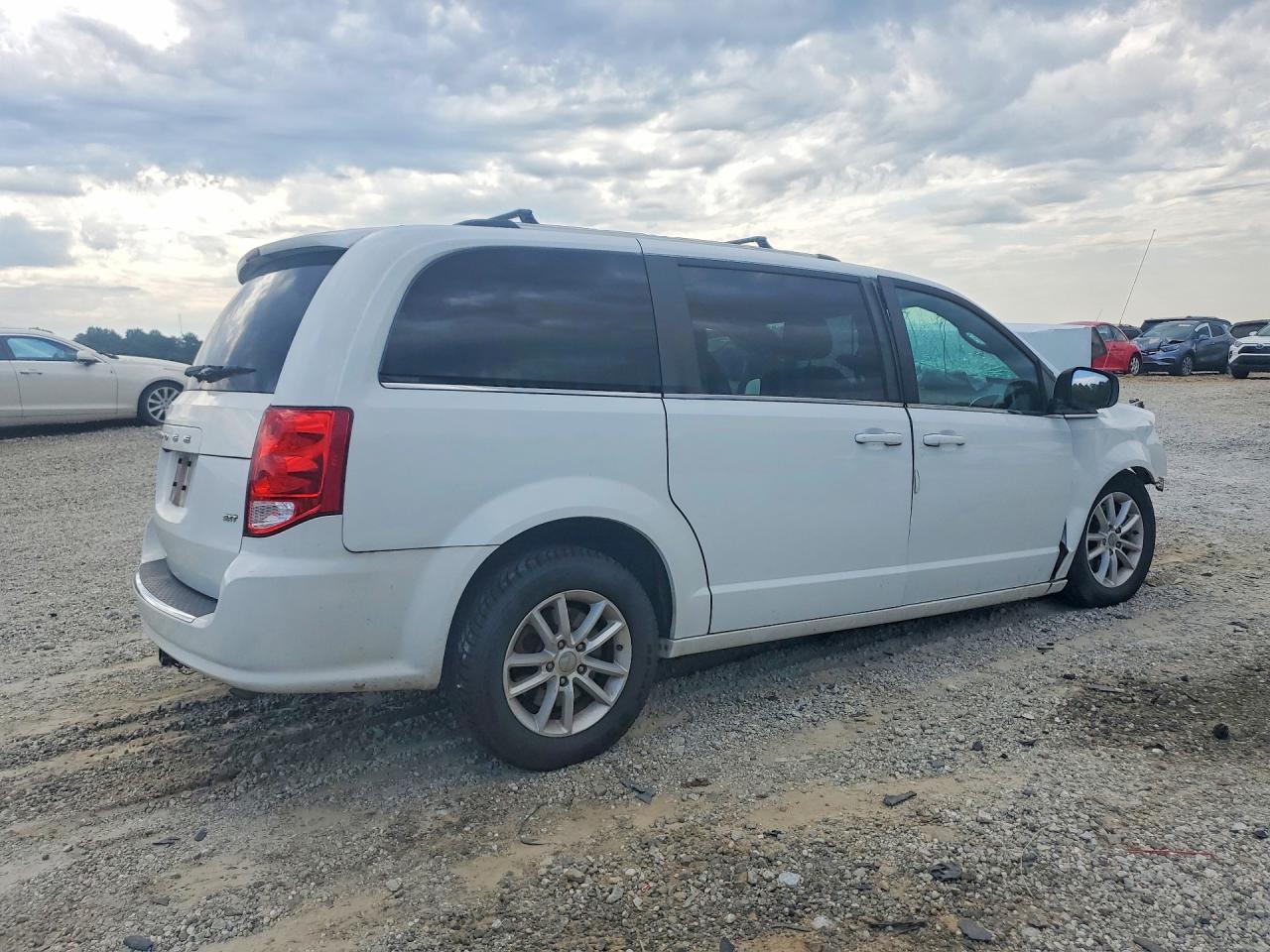 2018 Dodge Grand Caravan Sxt White vin: 2C4RDGCG3JR134358