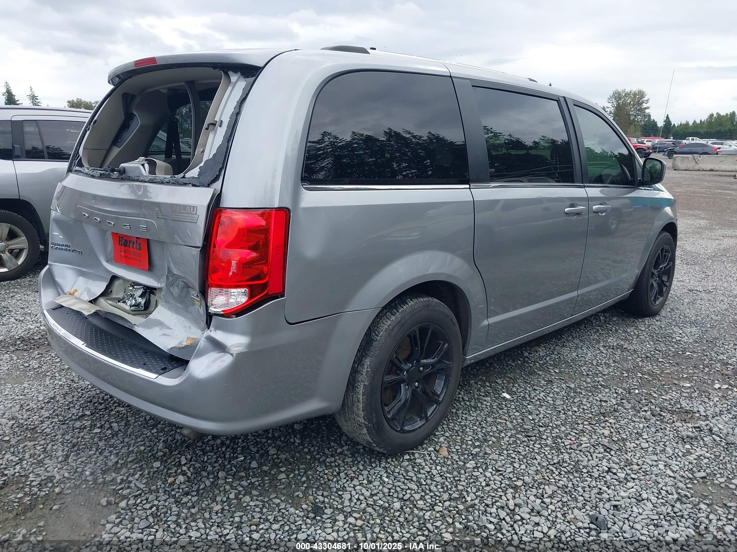 2018 Dodge Grand Caravan Sxt Silver vin: 2C4RDGCG3JR264947