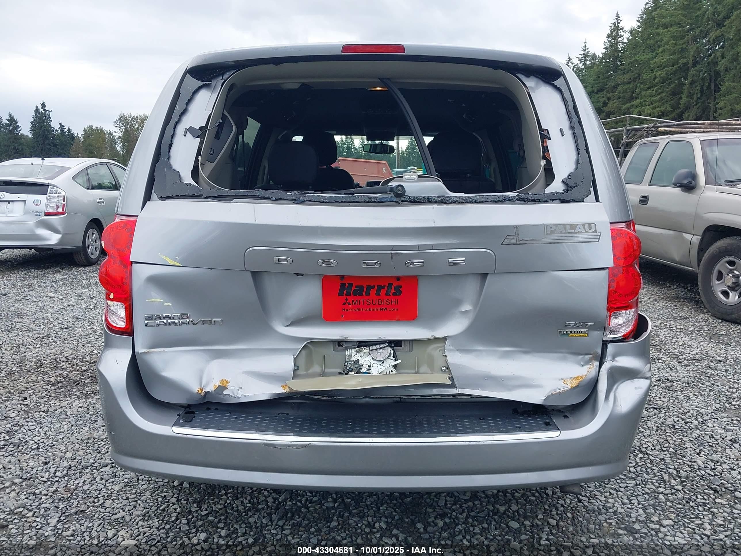 2018 Dodge Grand Caravan Sxt Silver vin: 2C4RDGCG3JR264947