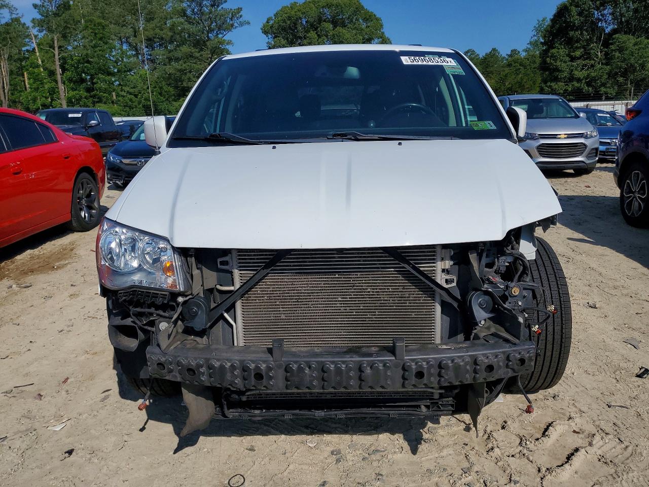 2019 Dodge Grand Caravan Sxt White vin: 2C4RDGCG3KR717160