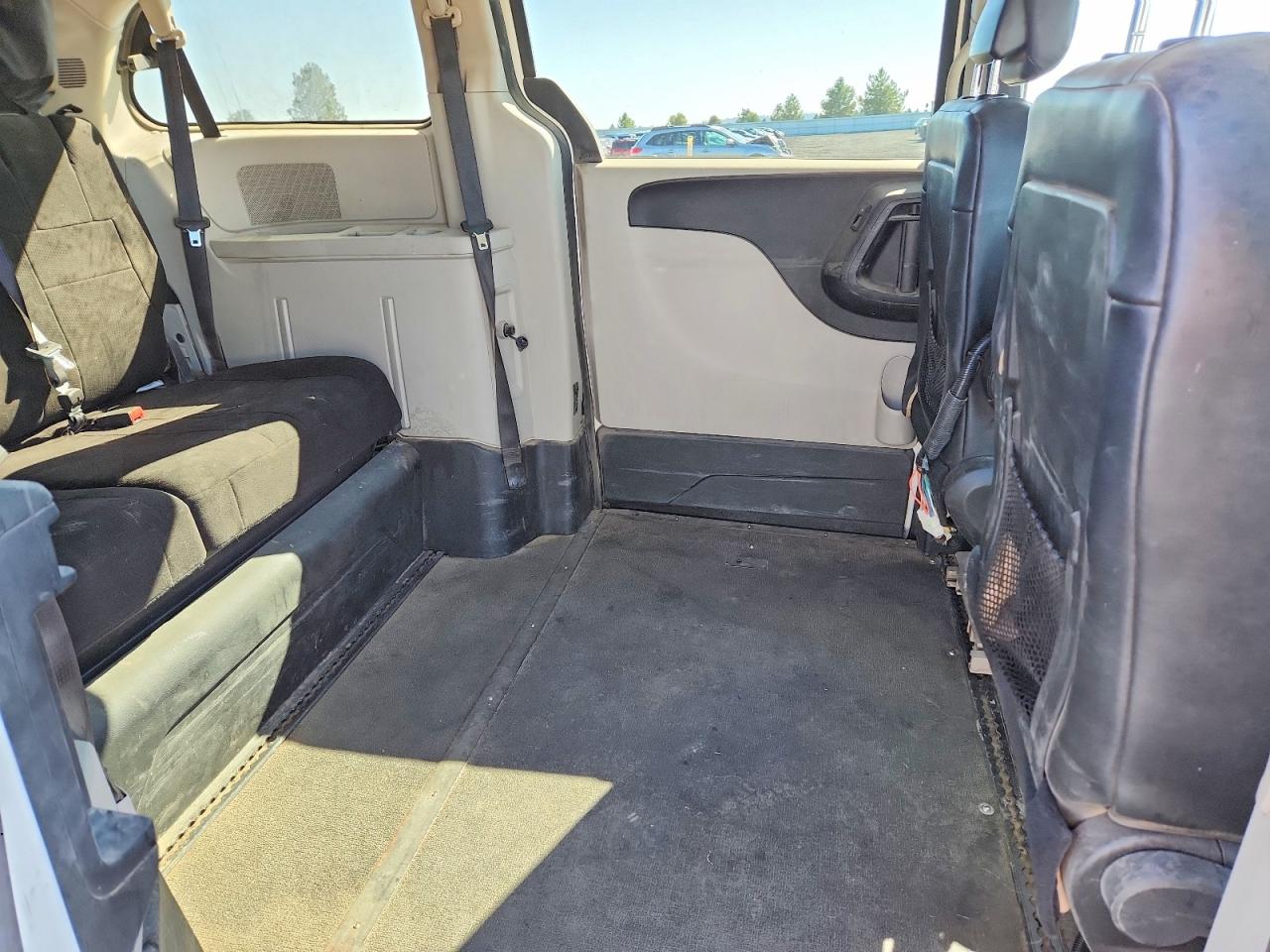 2012 Dodge Grand Caravan Sxt White vin: 2C4RDGCG4CR153939