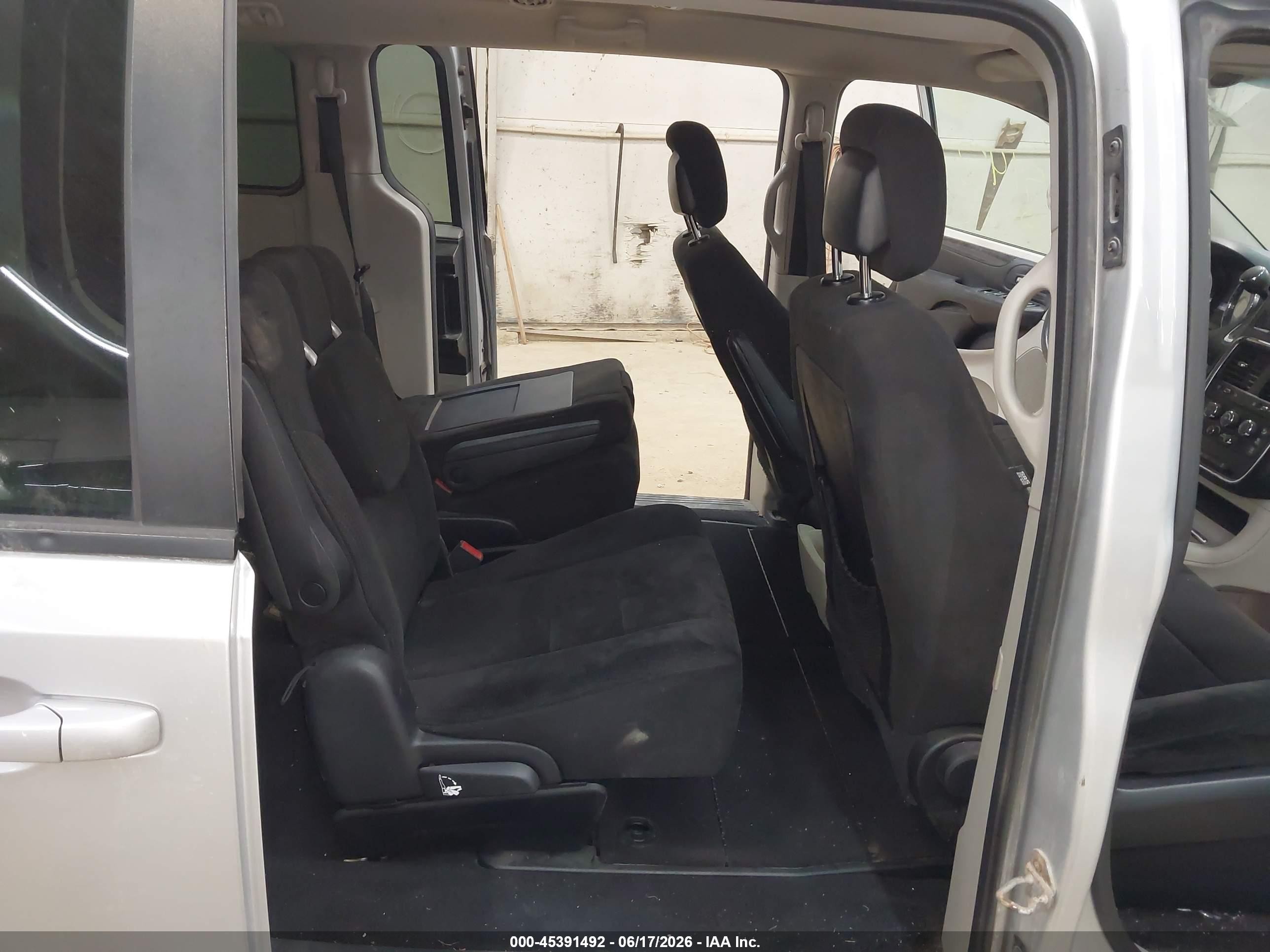2012 Dodge Grand Caravan Sxt Silver vin: 2C4RDGCG4CR277208