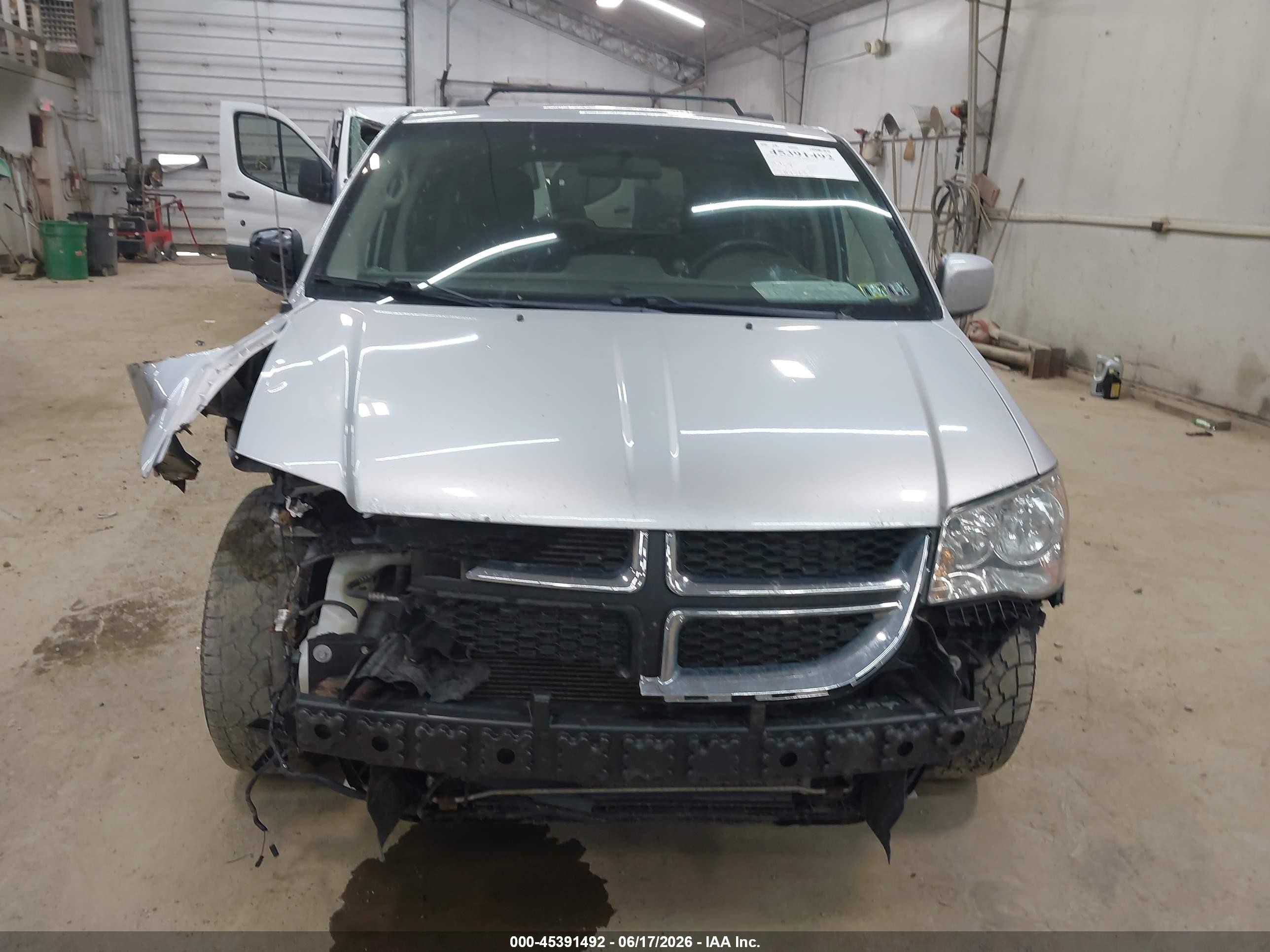 2012 Dodge Grand Caravan Sxt Silver vin: 2C4RDGCG4CR277208