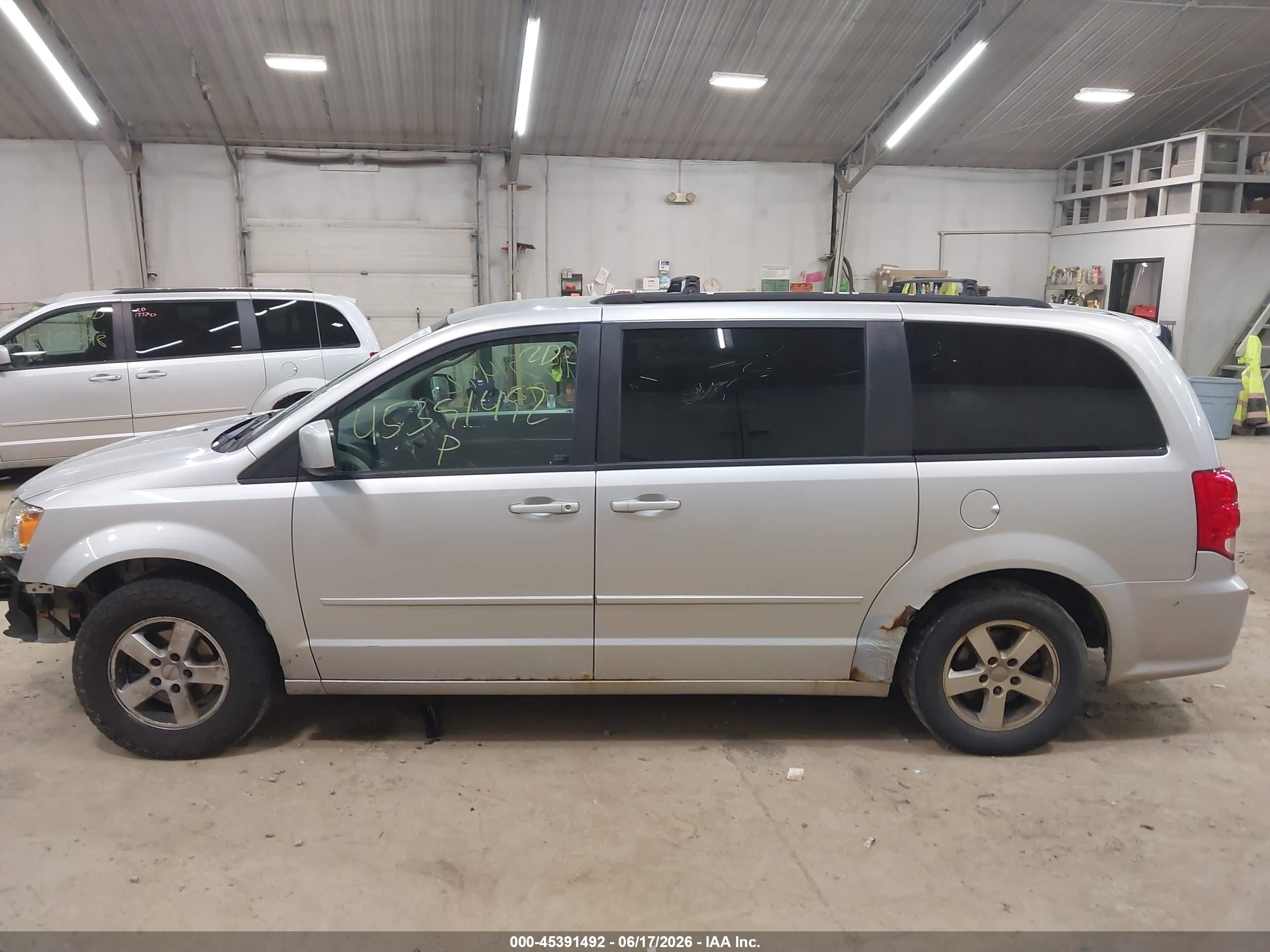 2012 Dodge Grand Caravan Sxt Silver vin: 2C4RDGCG4CR277208