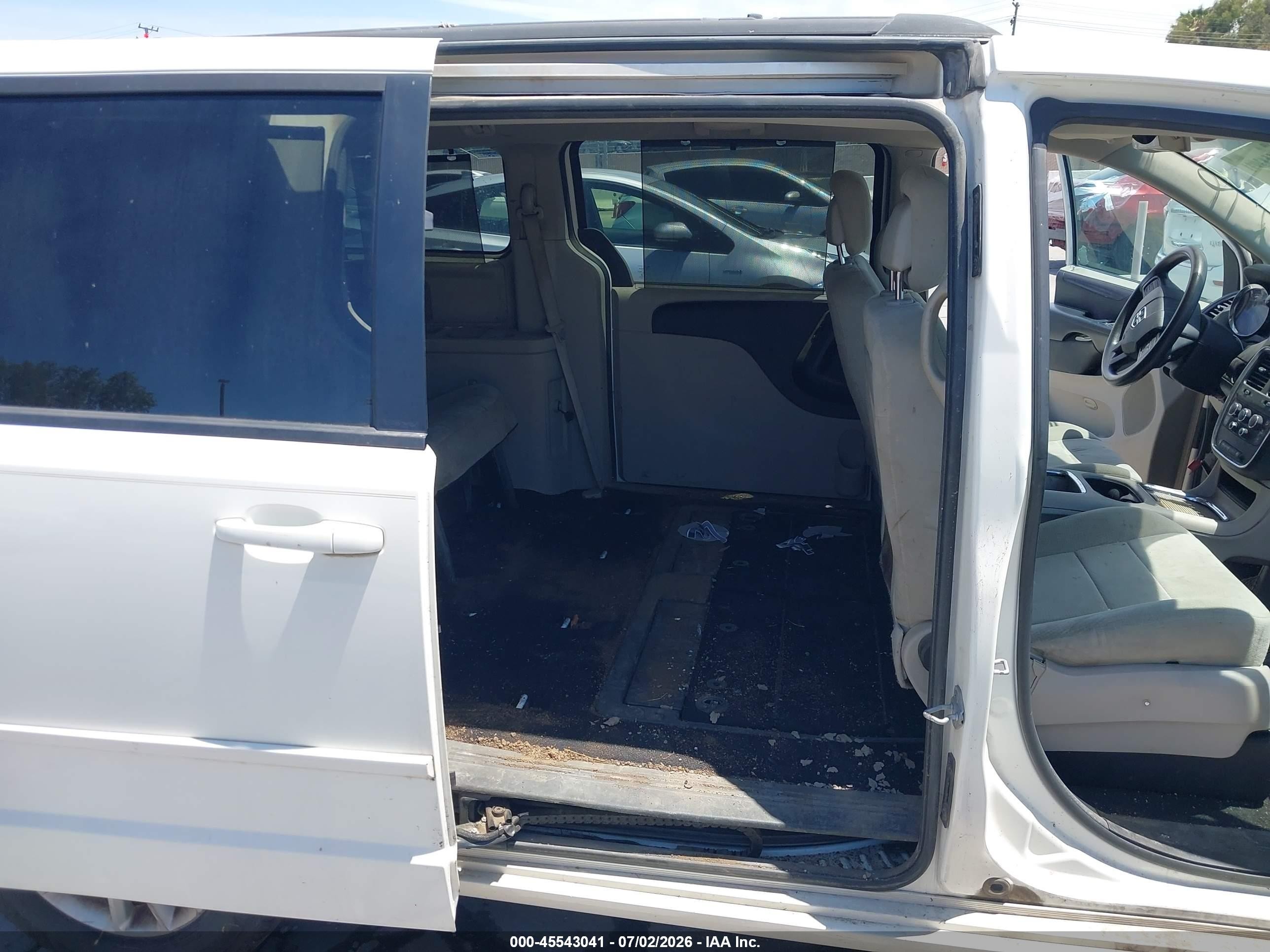 2013 Dodge Grand Caravan Sxt White vin: 2C4RDGCG4DR562024