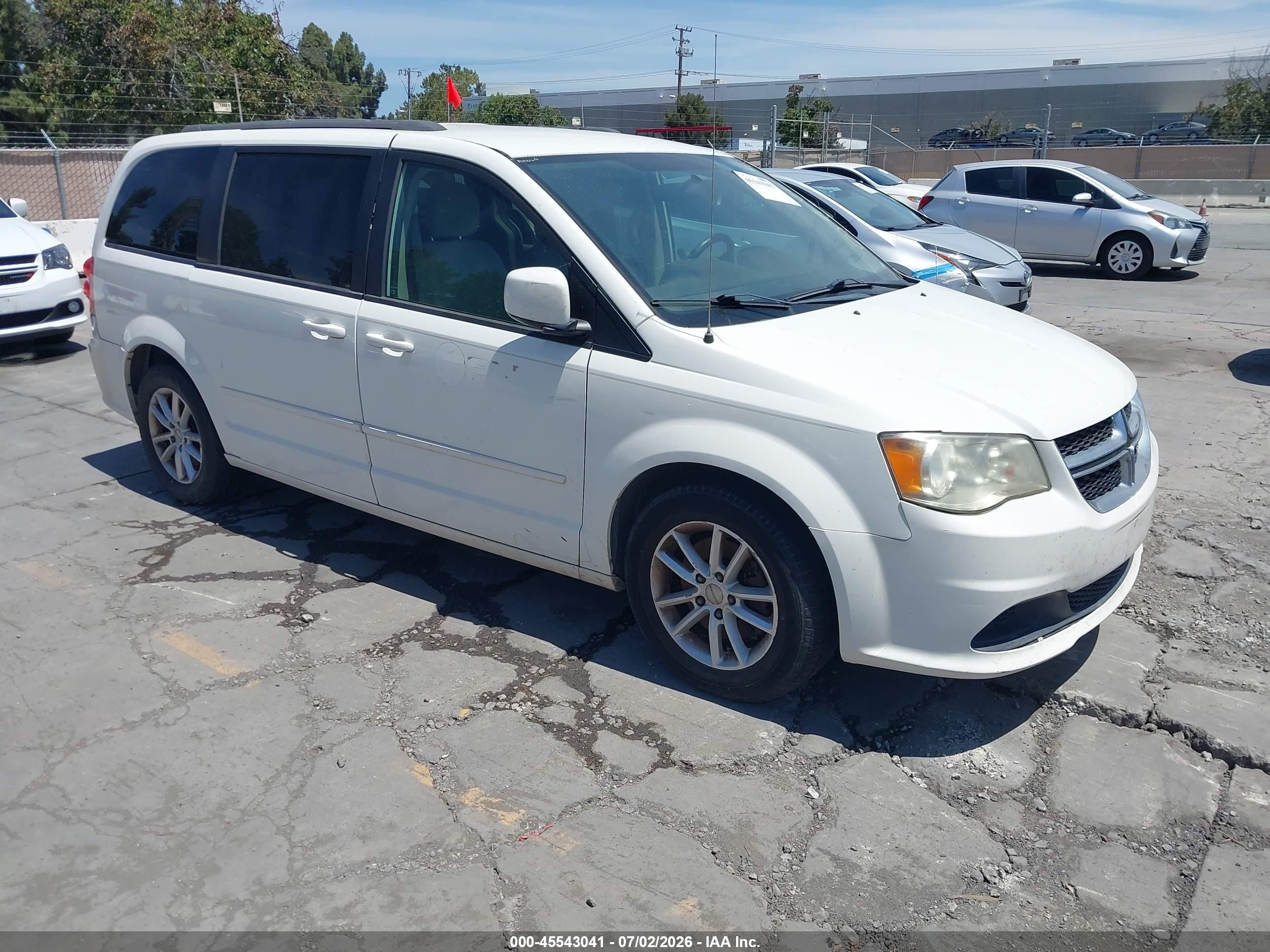 2013 Dodge Grand Caravan Sxt Белый vin: 2C4RDGCG4DR562024
