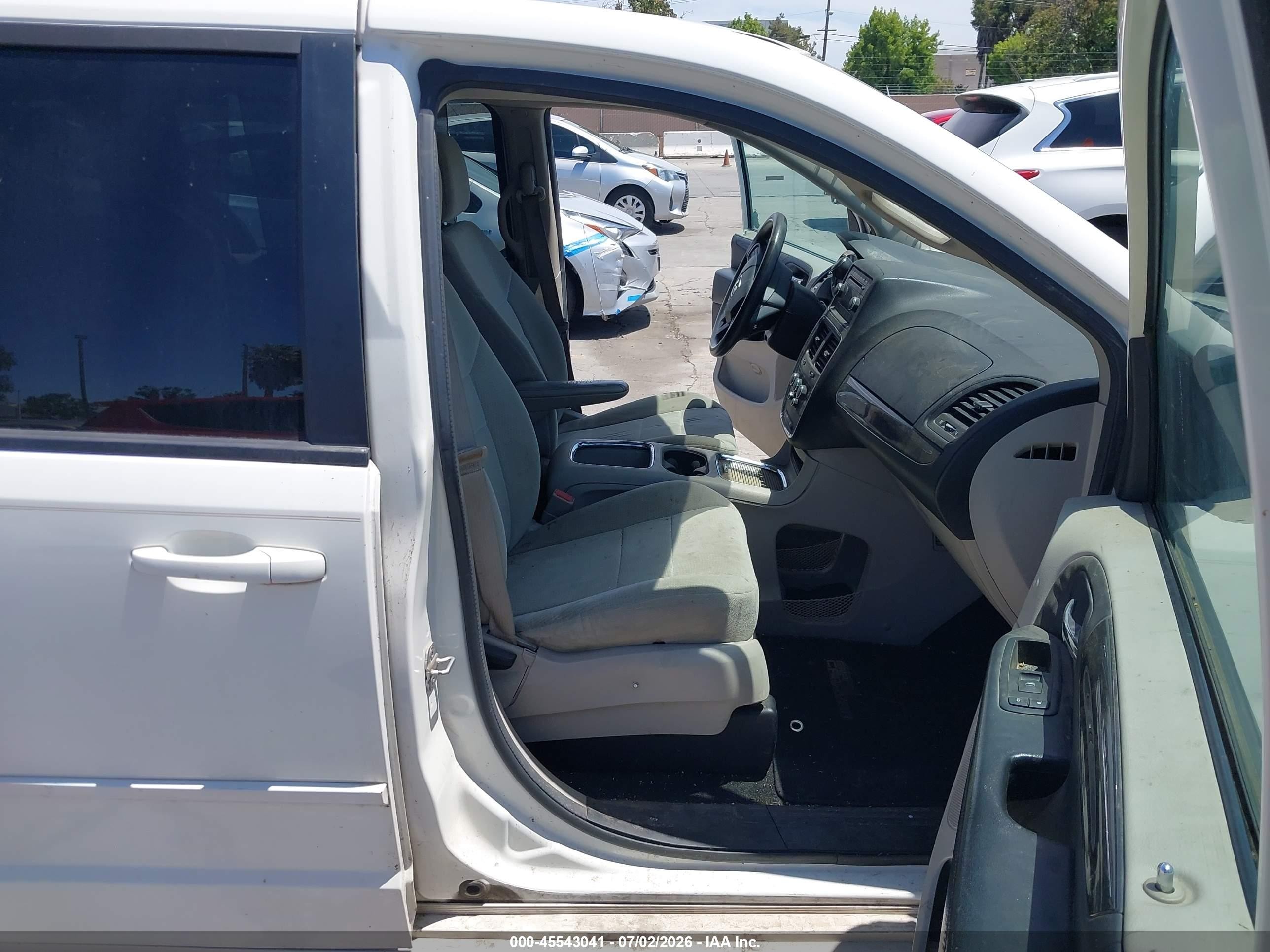 2013 Dodge Grand Caravan Sxt White vin: 2C4RDGCG4DR562024