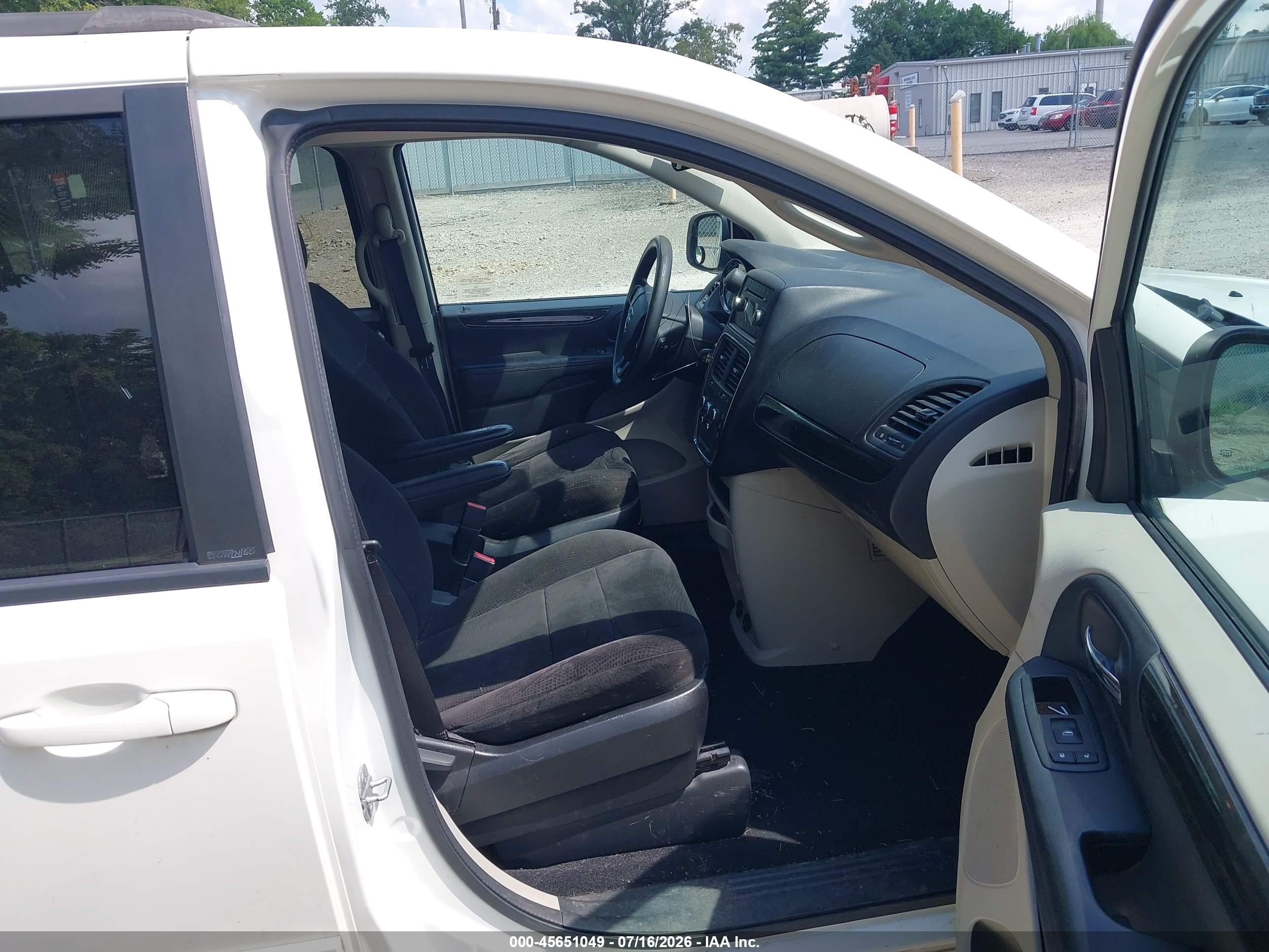 2013 Dodge Grand Caravan Sxt White vin: 2C4RDGCG4DR748503