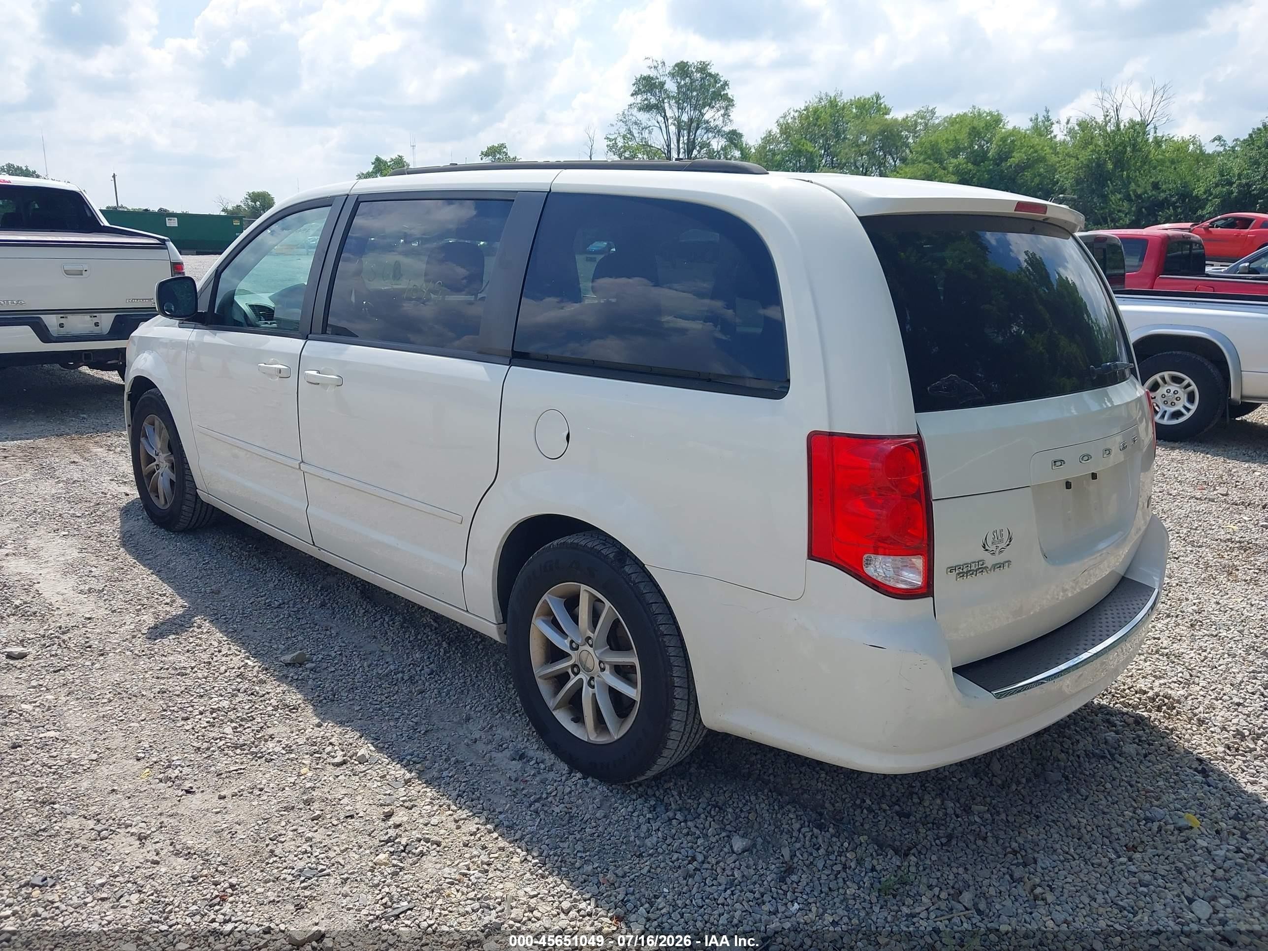 2013 Dodge Grand Caravan Sxt White vin: 2C4RDGCG4DR748503