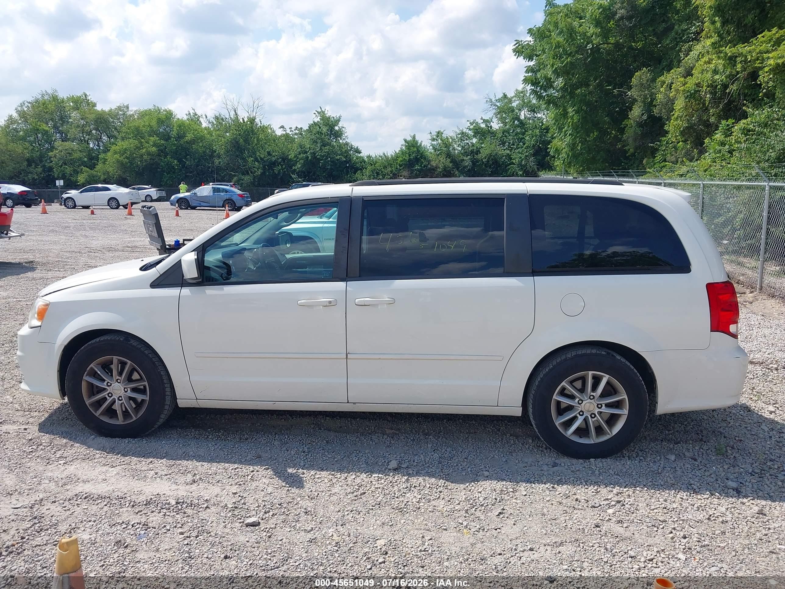 2013 Dodge Grand Caravan Sxt White vin: 2C4RDGCG4DR748503
