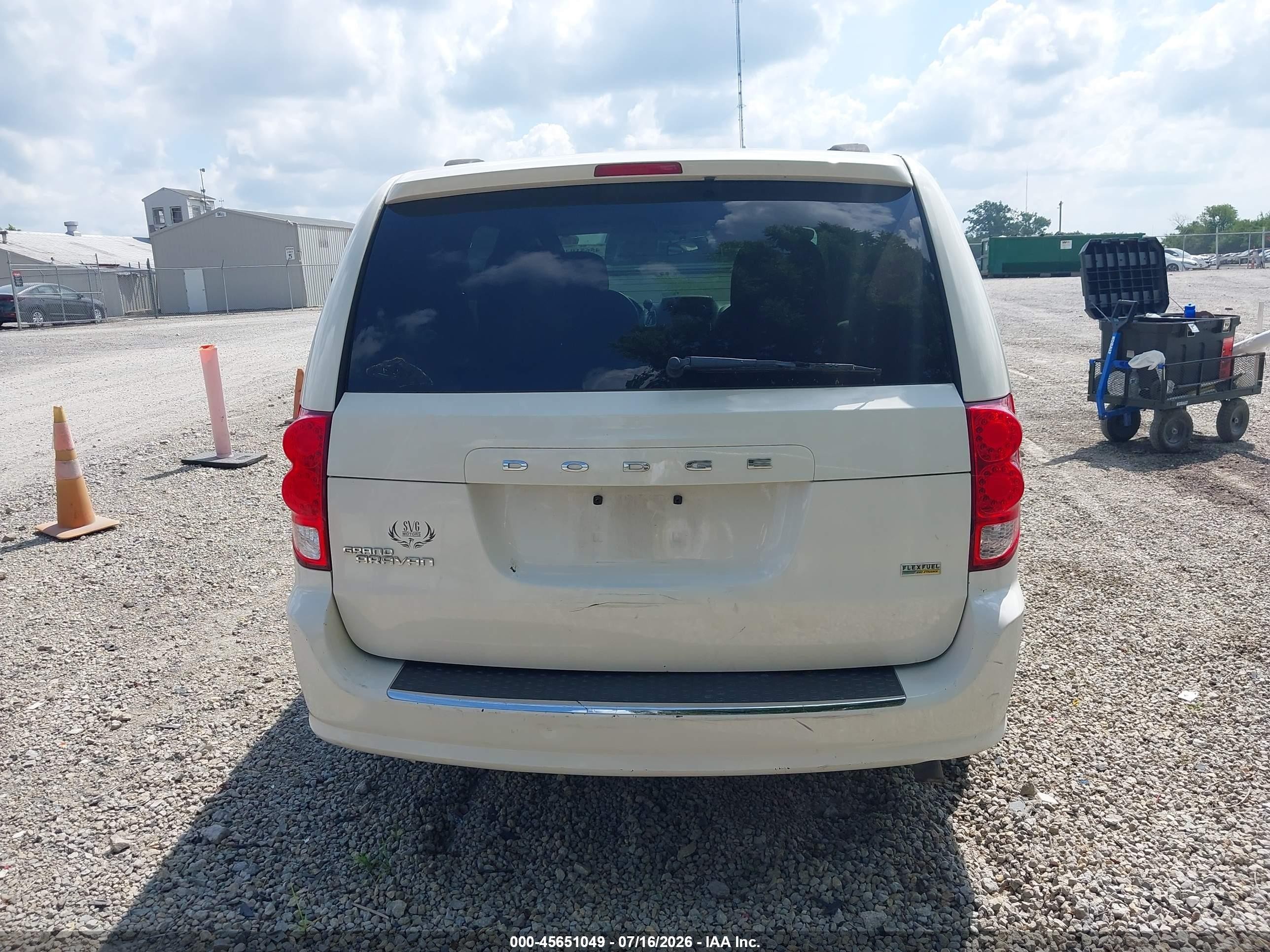 2013 Dodge Grand Caravan Sxt White vin: 2C4RDGCG4DR748503