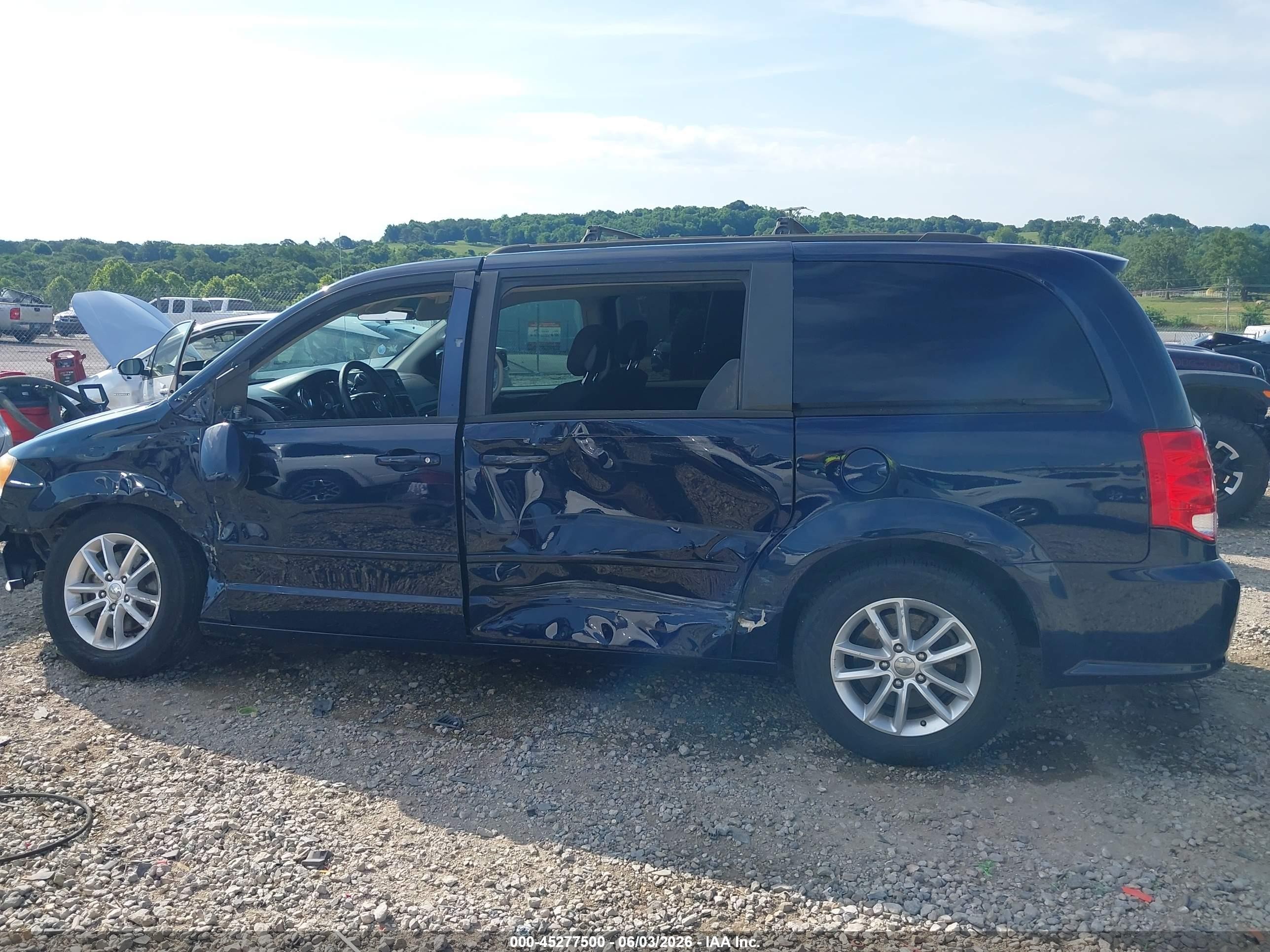 2014 Dodge Grand Caravan Sxt Blue vin: 2C4RDGCG4ER121687