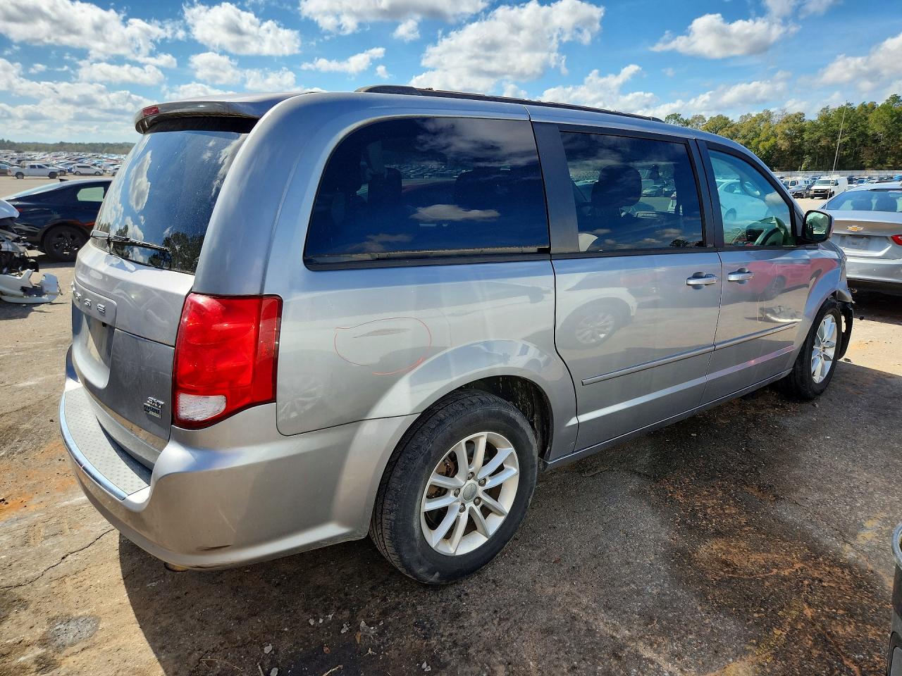 2014 Dodge Caravan Silver vin: 2C4RDGCG4ER128056