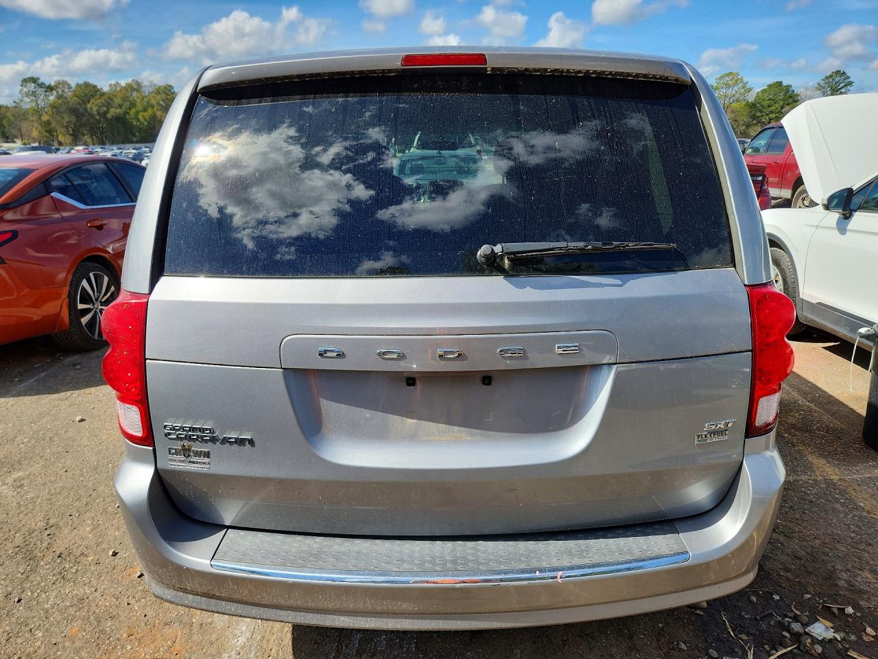 2014 Dodge Caravan Silver vin: 2C4RDGCG4ER128056