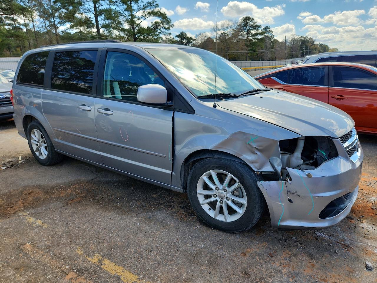 2014 Dodge Caravan Silver vin: 2C4RDGCG4ER128056
