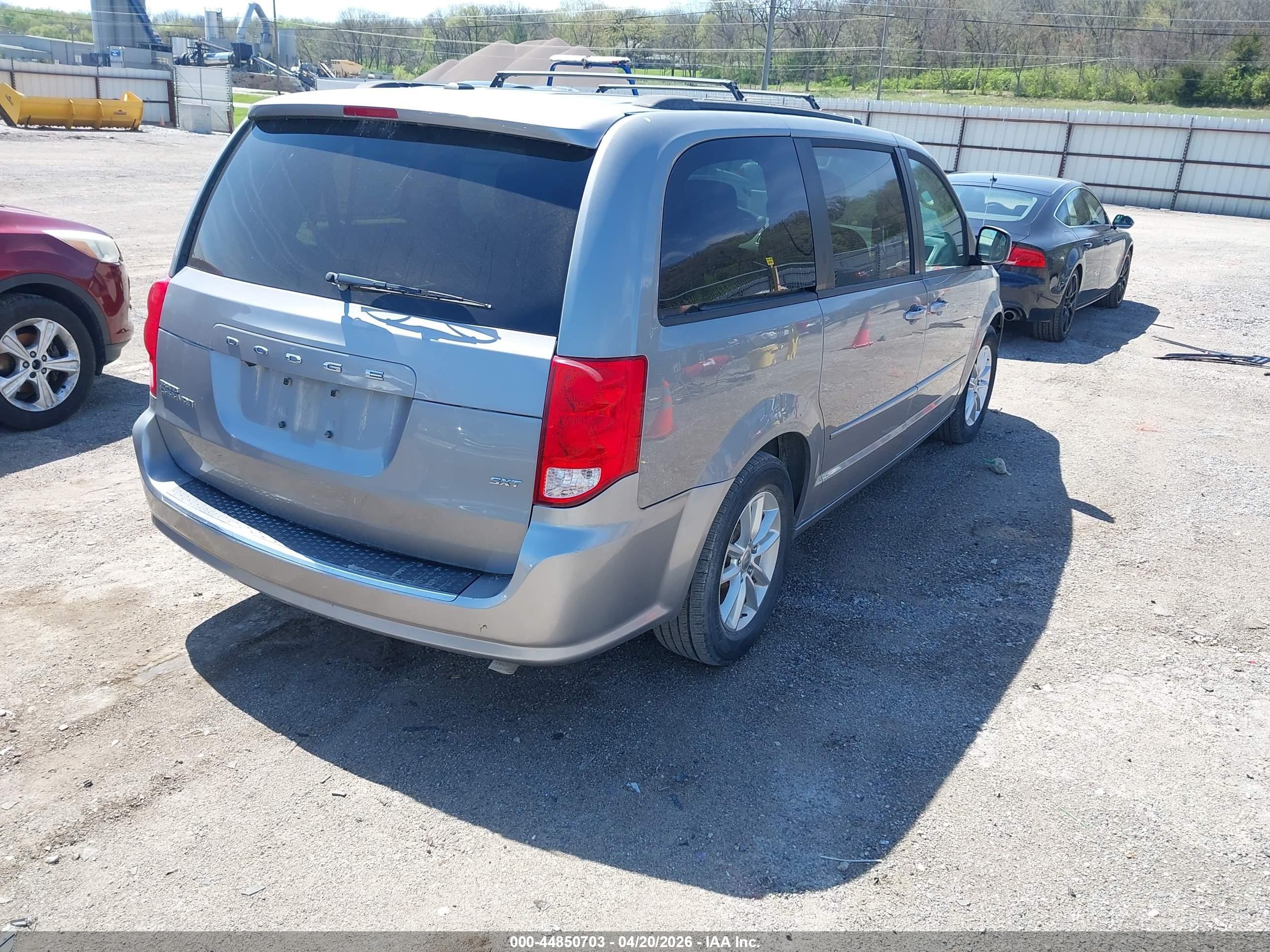 2014 Dodge Grand Caravan Sxt Silver vin: 2C4RDGCG4ER142443