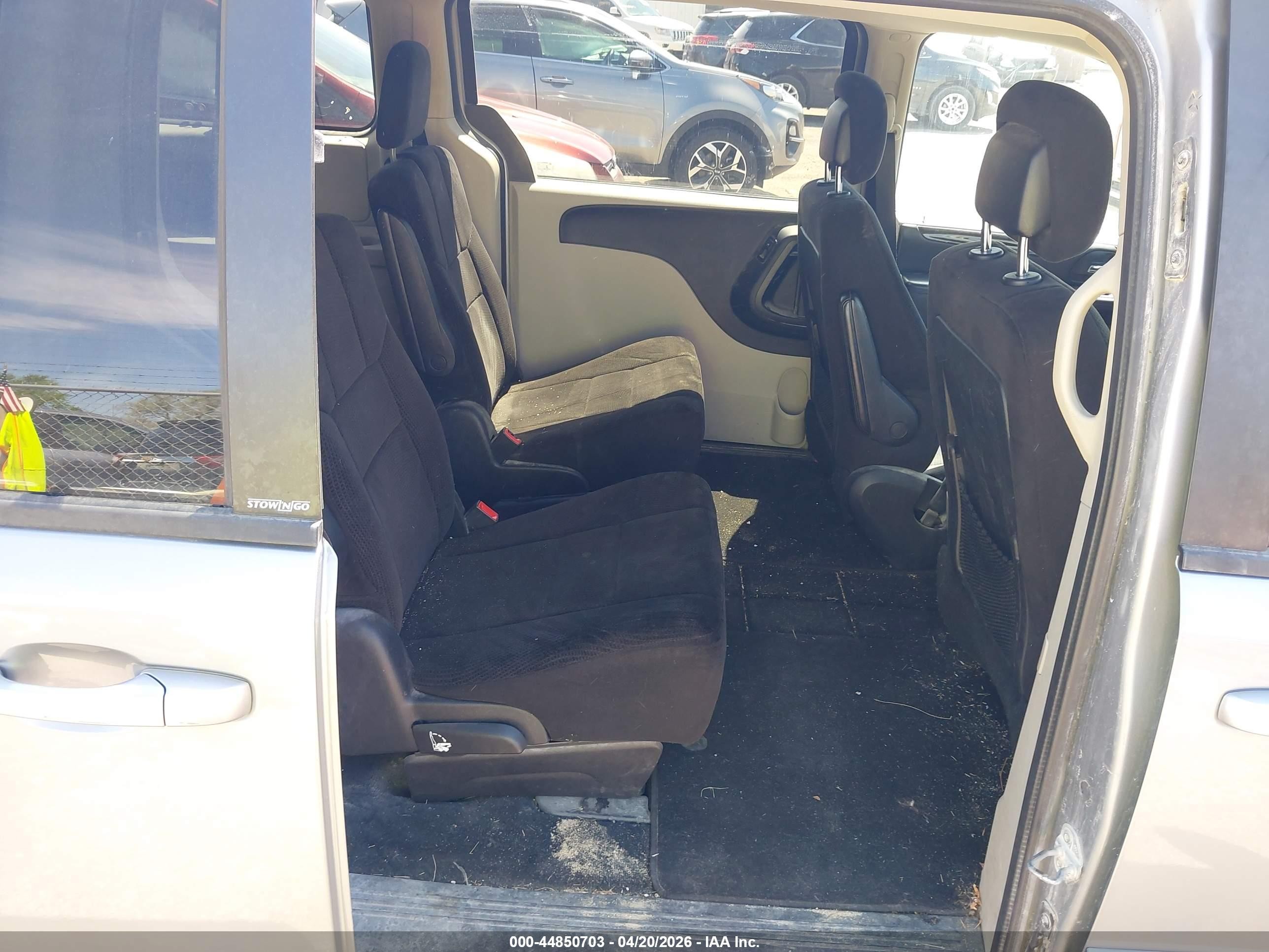 2014 Dodge Grand Caravan Sxt Silver vin: 2C4RDGCG4ER142443