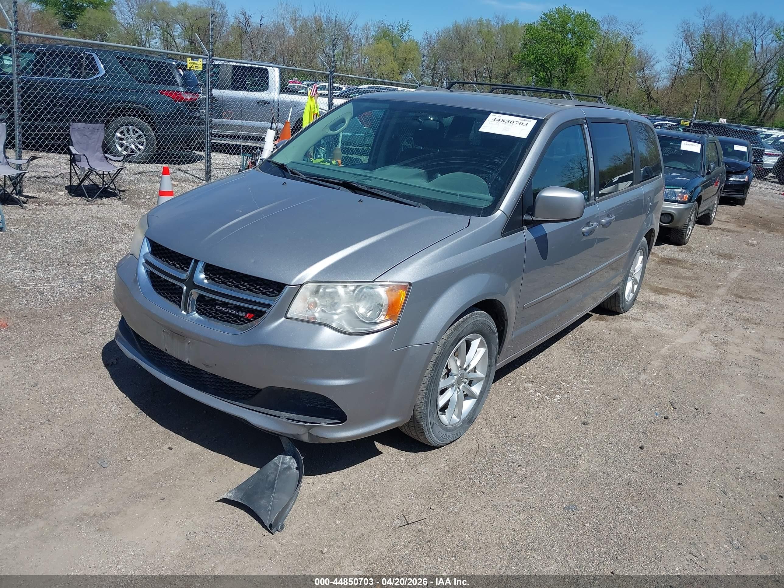 2014 Dodge Grand Caravan Sxt Silver vin: 2C4RDGCG4ER142443