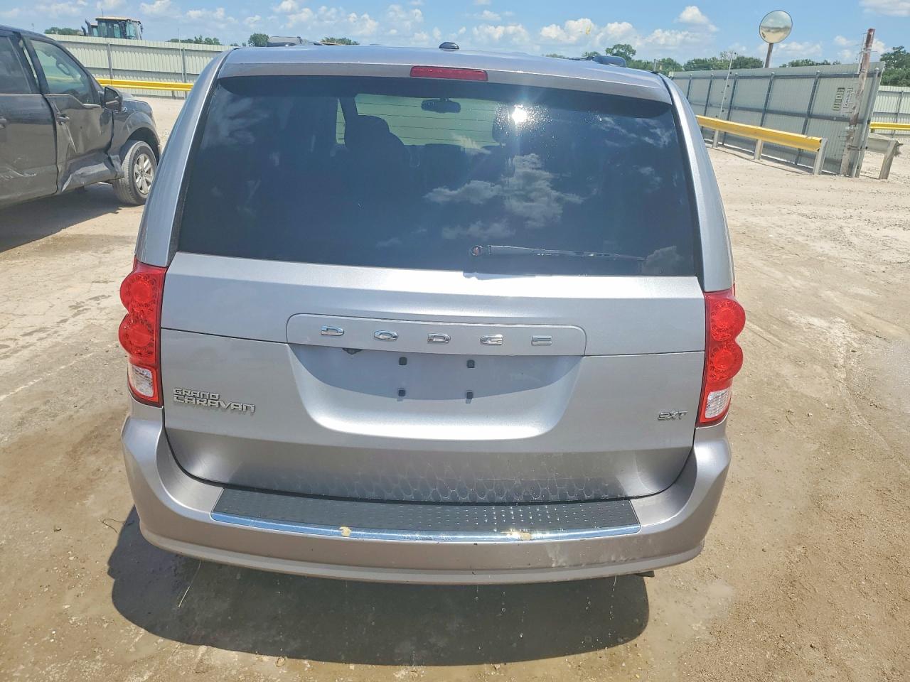 2014 Dodge Grand Caravan Sxt Silver vin: 2C4RDGCG4ER254899