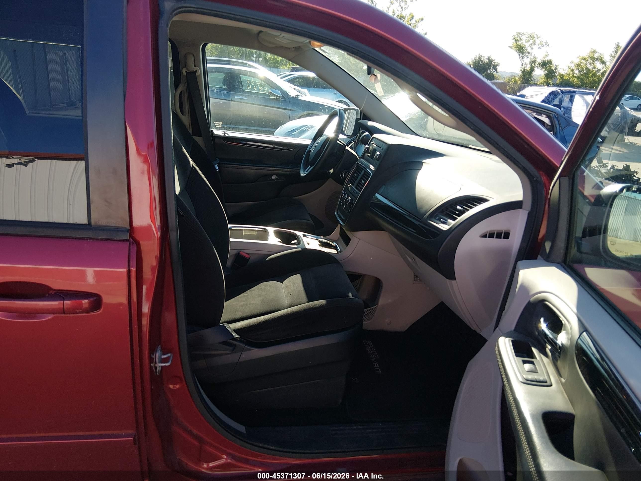 2014 Dodge Grand Caravan Sxt Red vin: 2C4RDGCG4ER263618