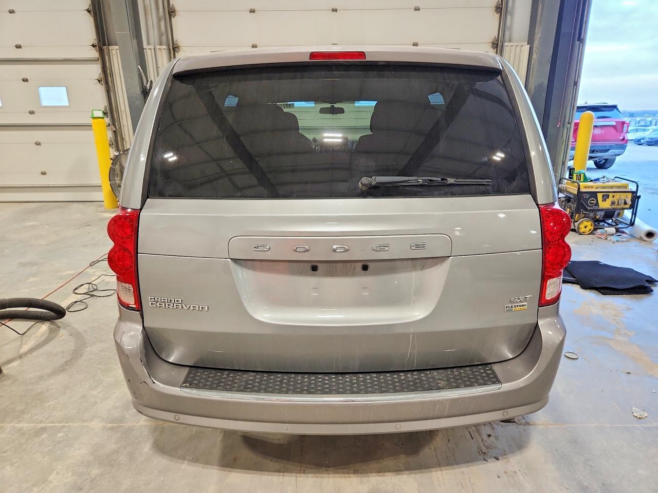 2014 Dodge Grand Caravan Sxt Silver vin: 2C4RDGCG4ER388277