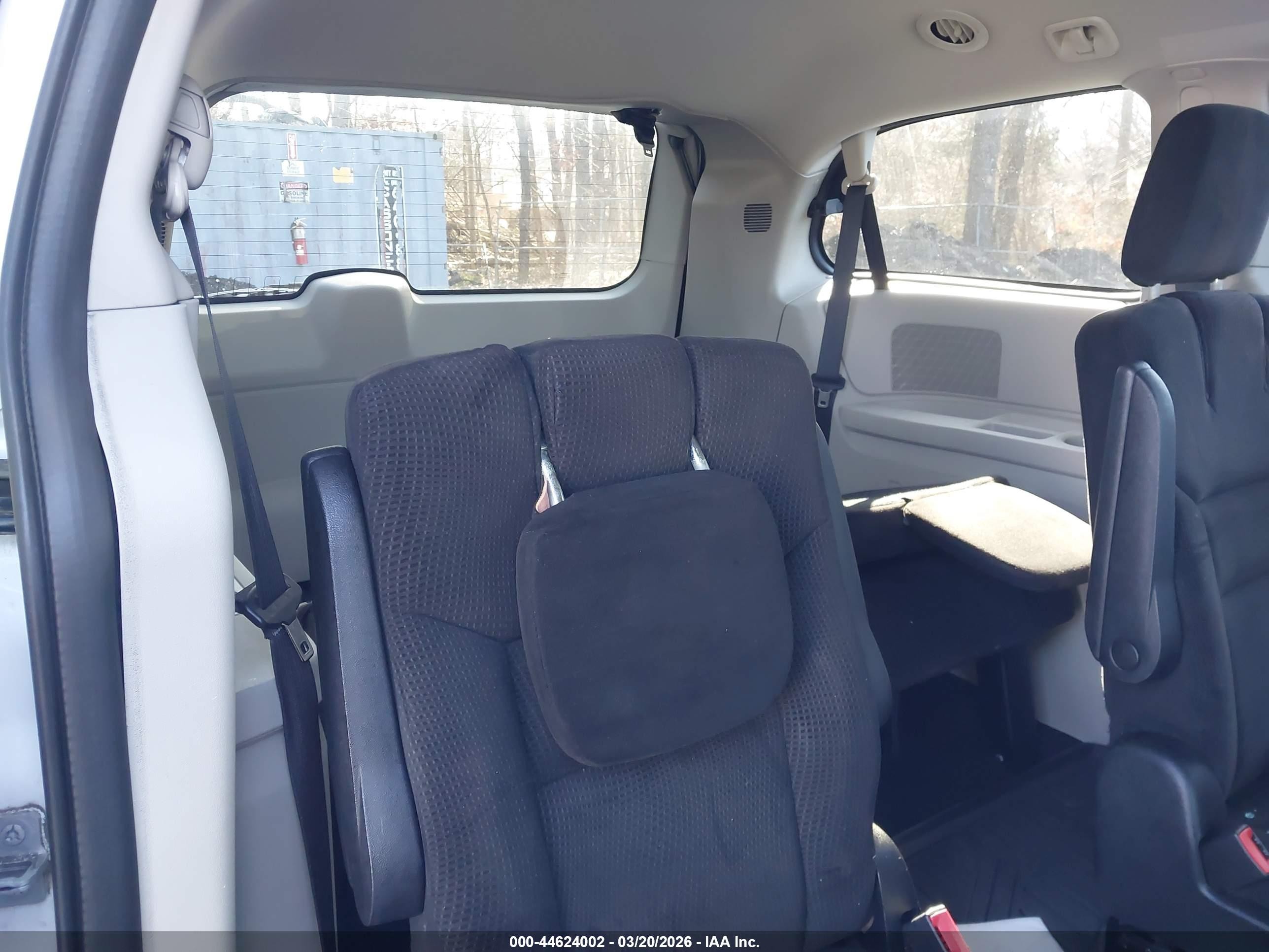 2014 Dodge Grand Caravan Sxt White vin: 2C4RDGCG4ER425327