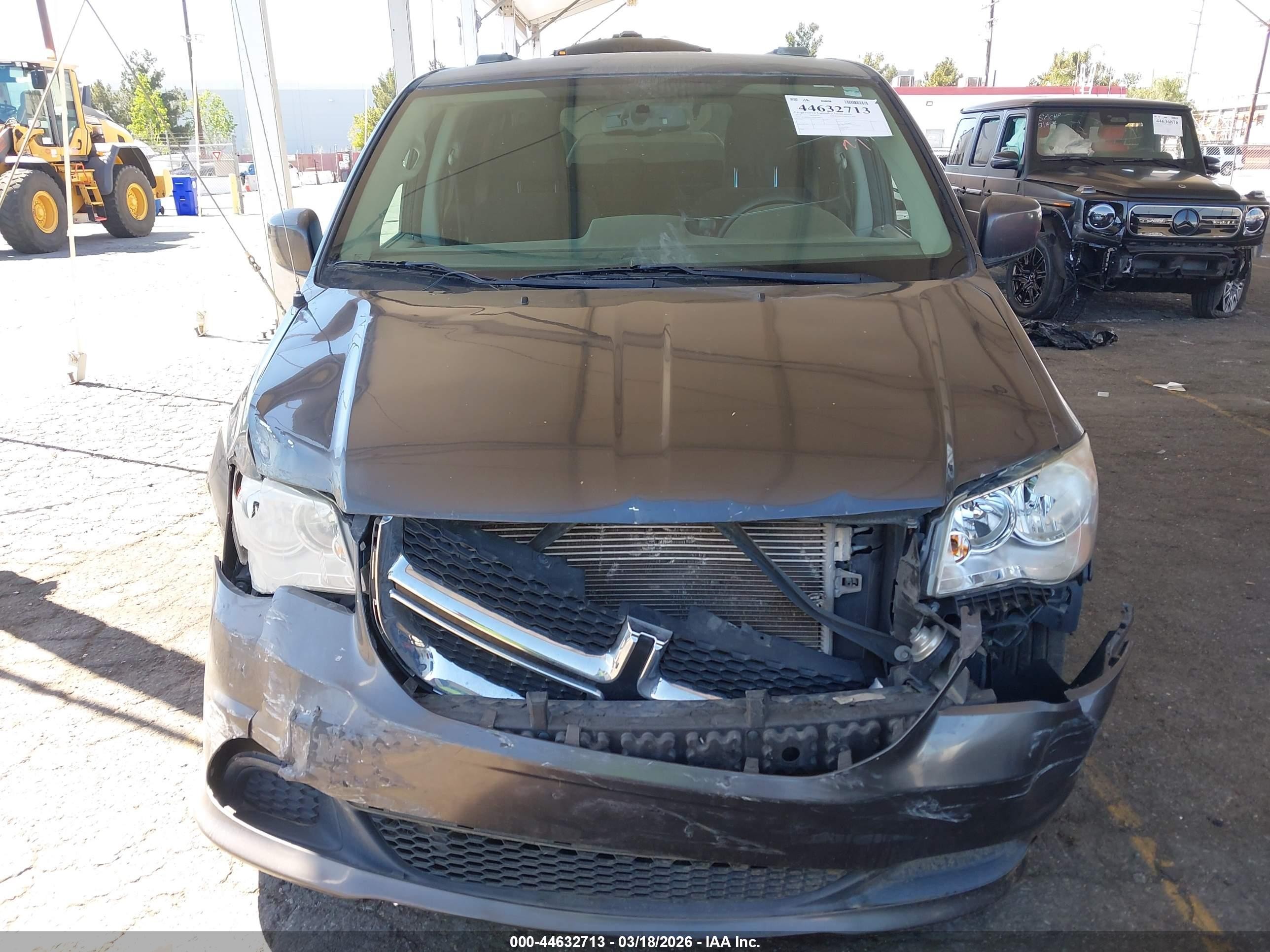 2015 Dodge Grand Caravan Sxt Серый vin: 2C4RDGCG4FR556016
