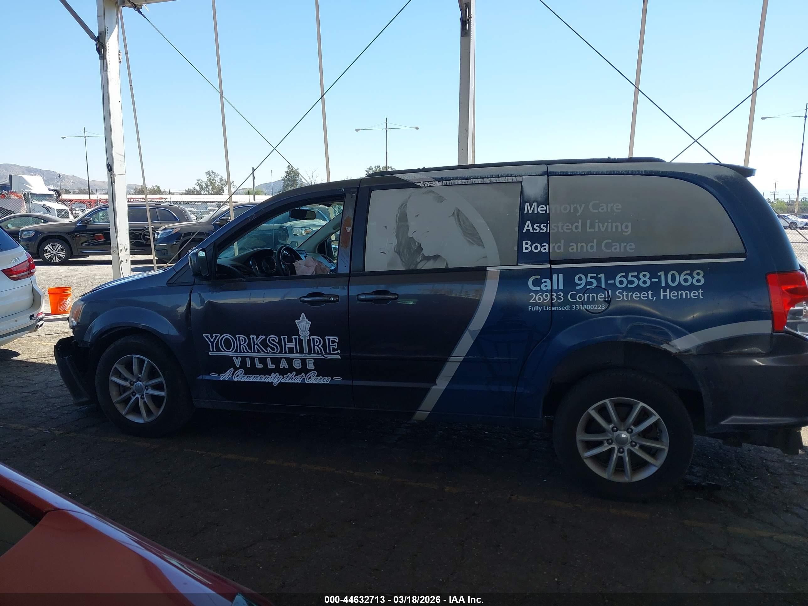 2015 Dodge Grand Caravan Sxt Серый vin: 2C4RDGCG4FR556016