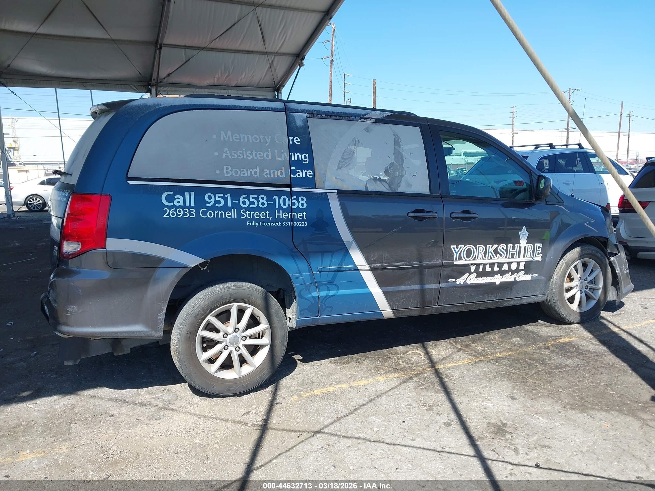 2015 Dodge Grand Caravan Sxt Серый vin: 2C4RDGCG4FR556016