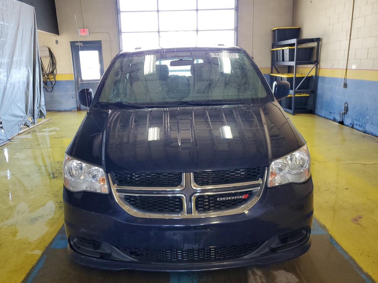 2015 Dodge Grand Caravan Sxt Blue vin: 2C4RDGCG4FR556498 Damage: Front Bumper, Heavy Scratch, 1 To 2 Inches