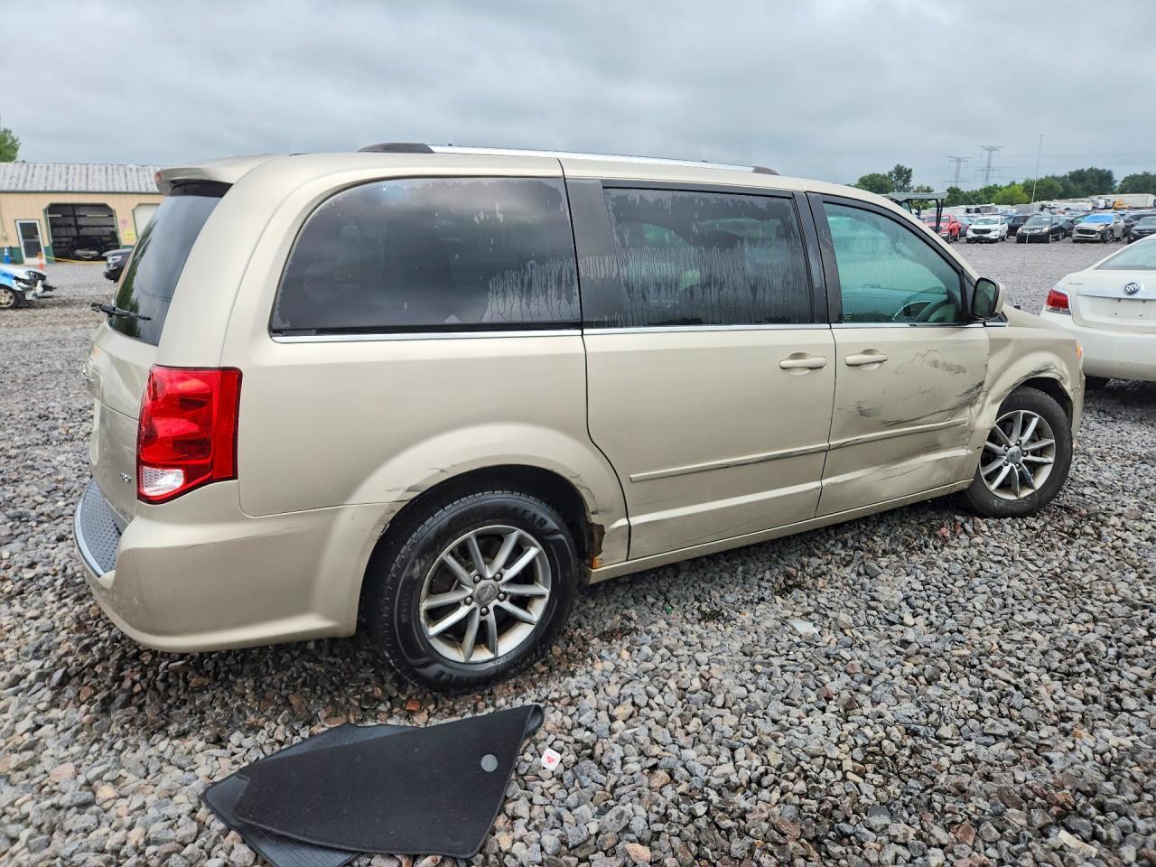 2015 Dodge Grand Caravan Sxt Beige vin: 2C4RDGCG4FR669612