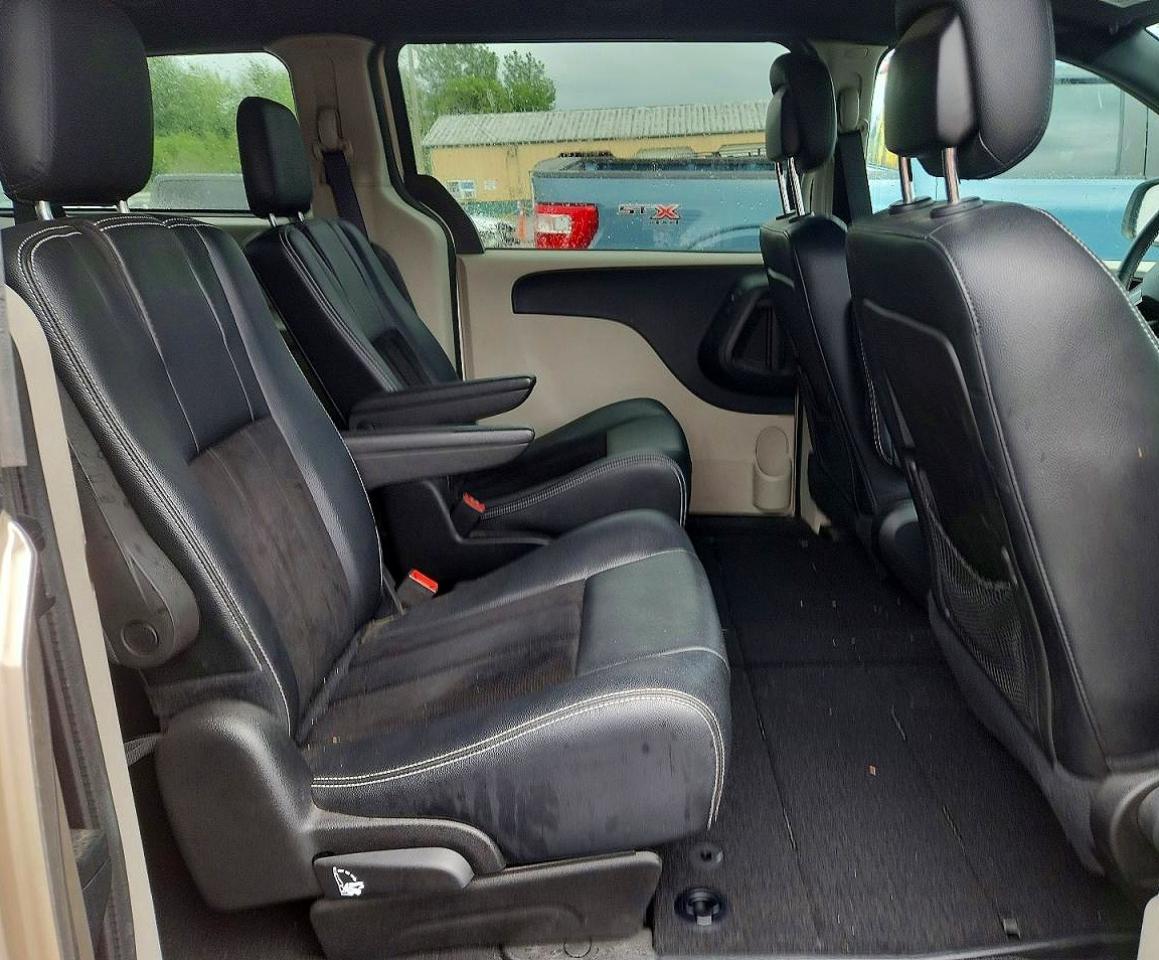2015 Dodge Grand Caravan Sxt Beige vin: 2C4RDGCG4FR669612