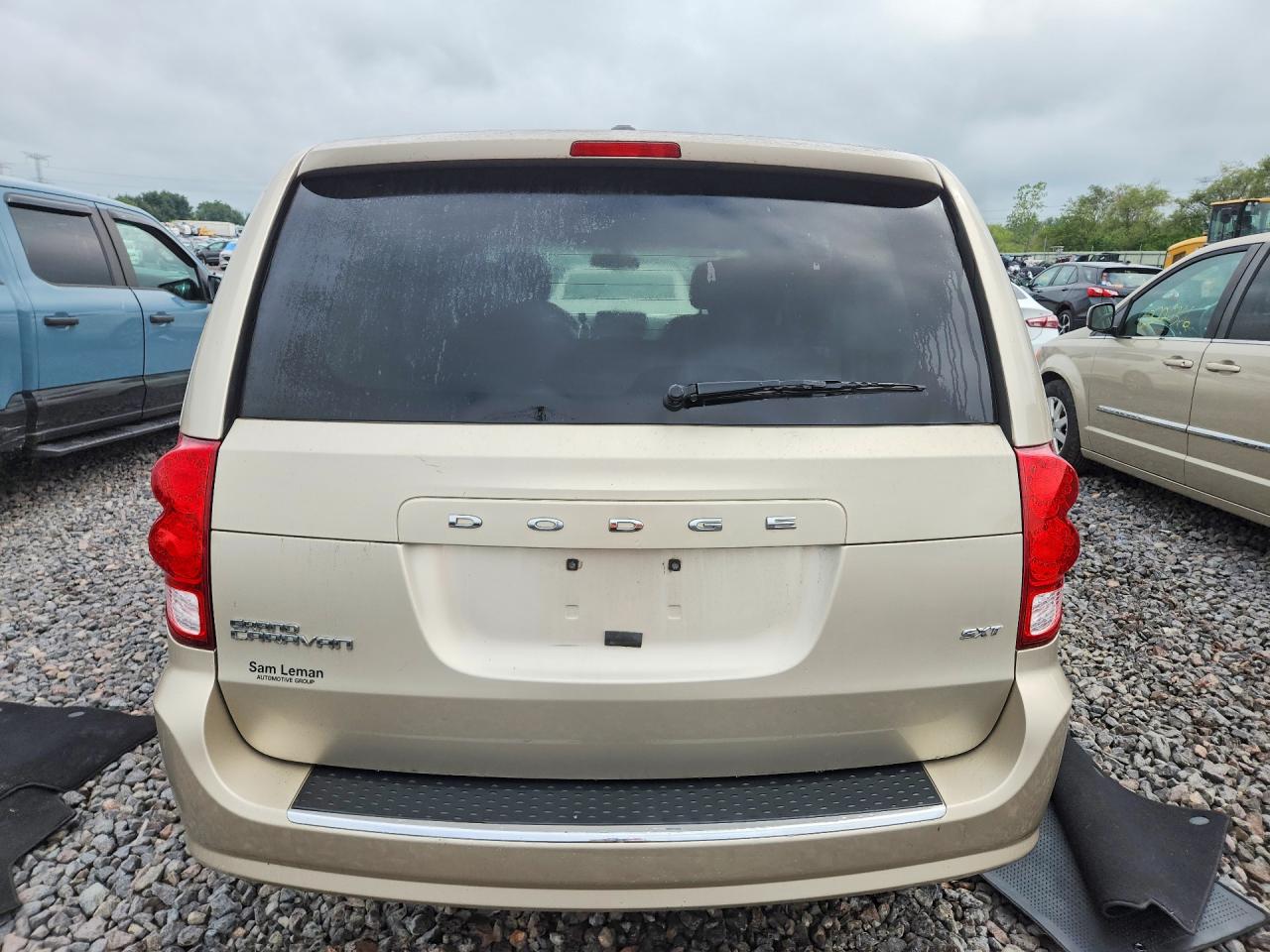 2015 Dodge Grand Caravan Sxt Beige vin: 2C4RDGCG4FR669612