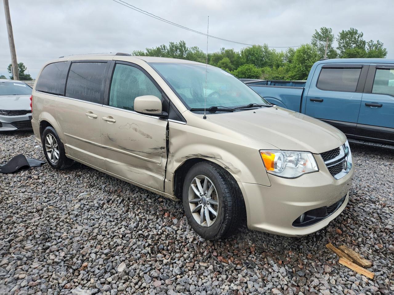 2015 Dodge Grand Caravan Sxt Beige vin: 2C4RDGCG4FR669612