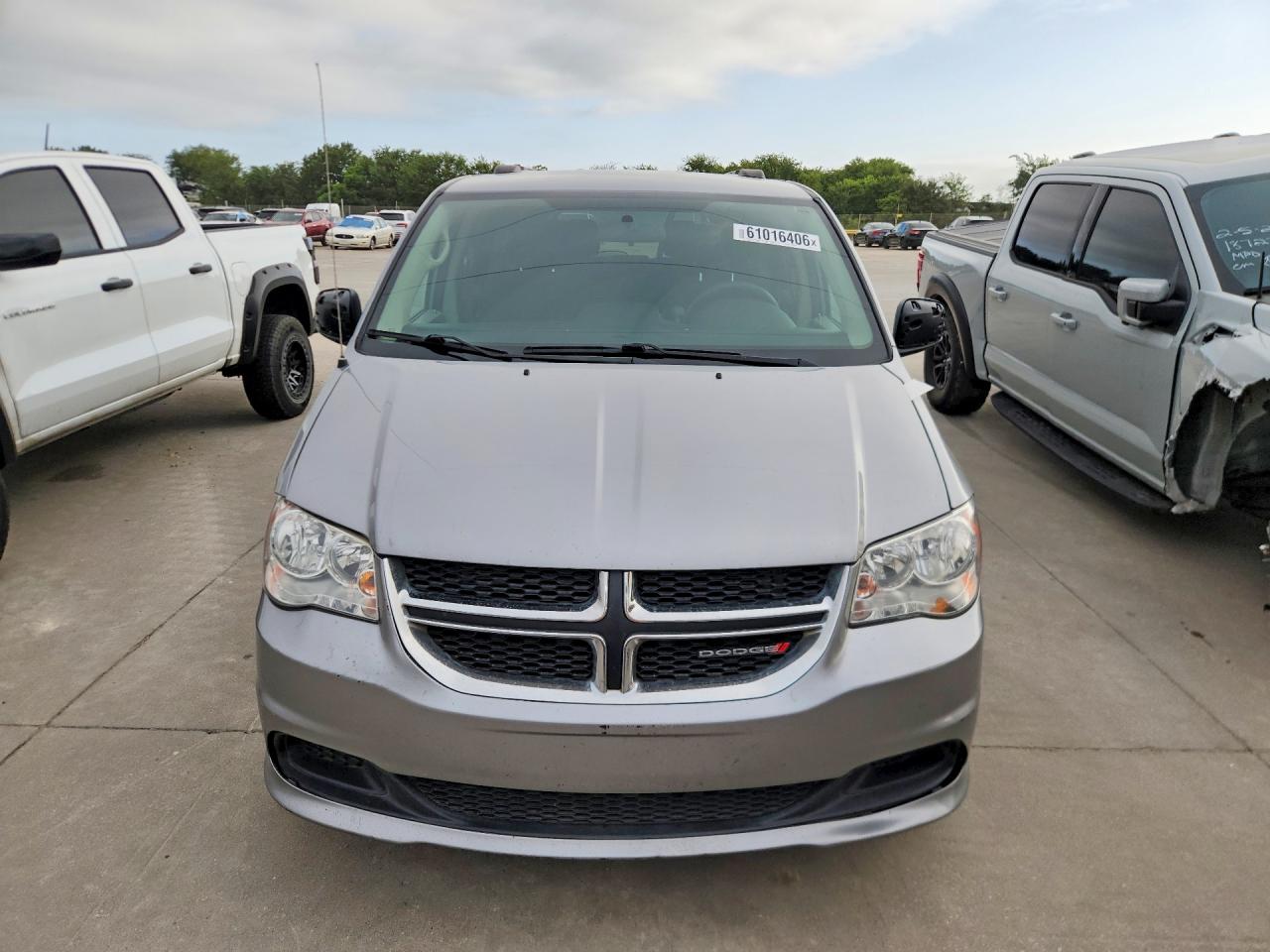 2016 Dodge Grand Caravan Sxt Silver vin: 2C4RDGCG4GR201722