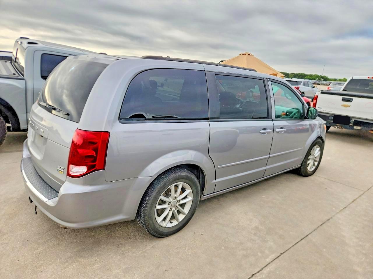 2016 Dodge Grand Caravan Sxt Silver vin: 2C4RDGCG4GR201722