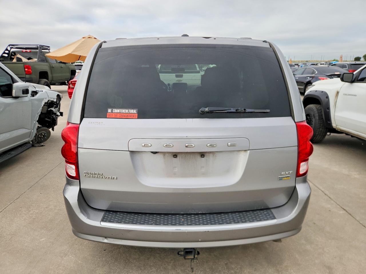 2016 Dodge Grand Caravan Sxt Silver vin: 2C4RDGCG4GR201722