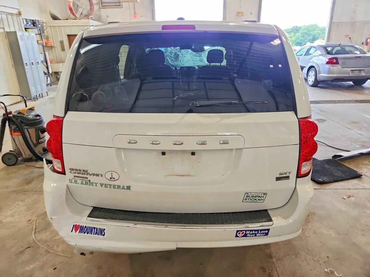 2016 Dodge Grand Caravan Sxt White vin: 2C4RDGCG4GR344119