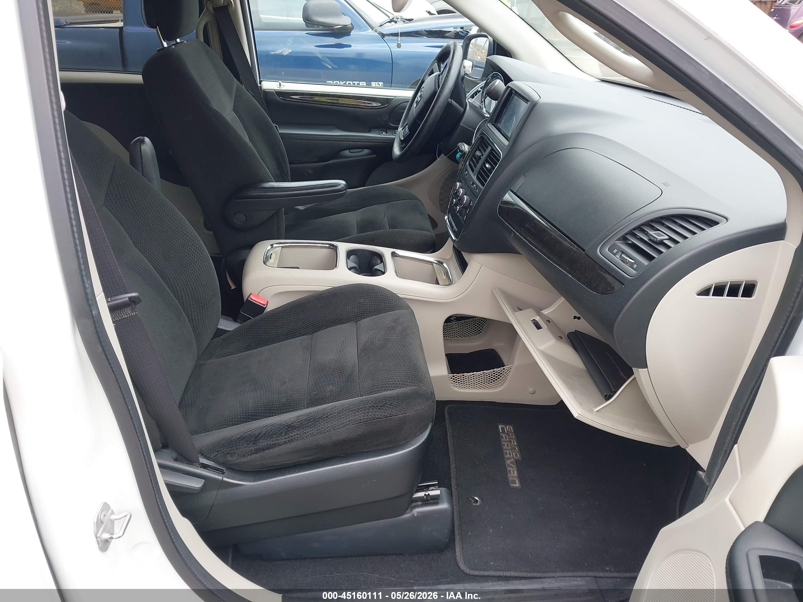 2016 Dodge Grand Caravan Sxt Белый vin: 2C4RDGCG4GR380781