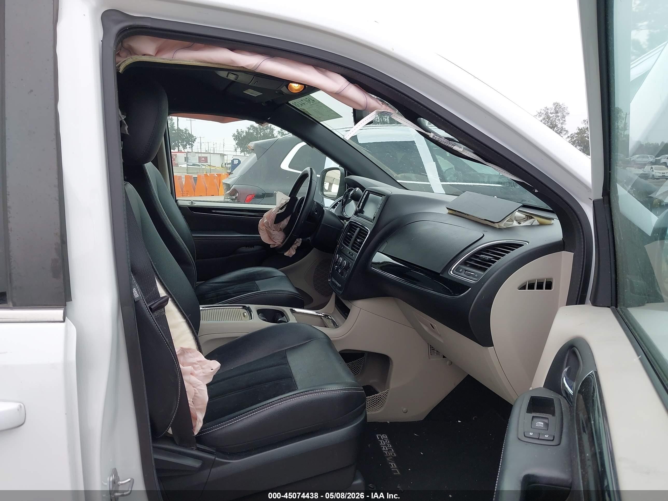 2017 Dodge Grand Caravan Sxt White vin: 2C4RDGCG4HR685831