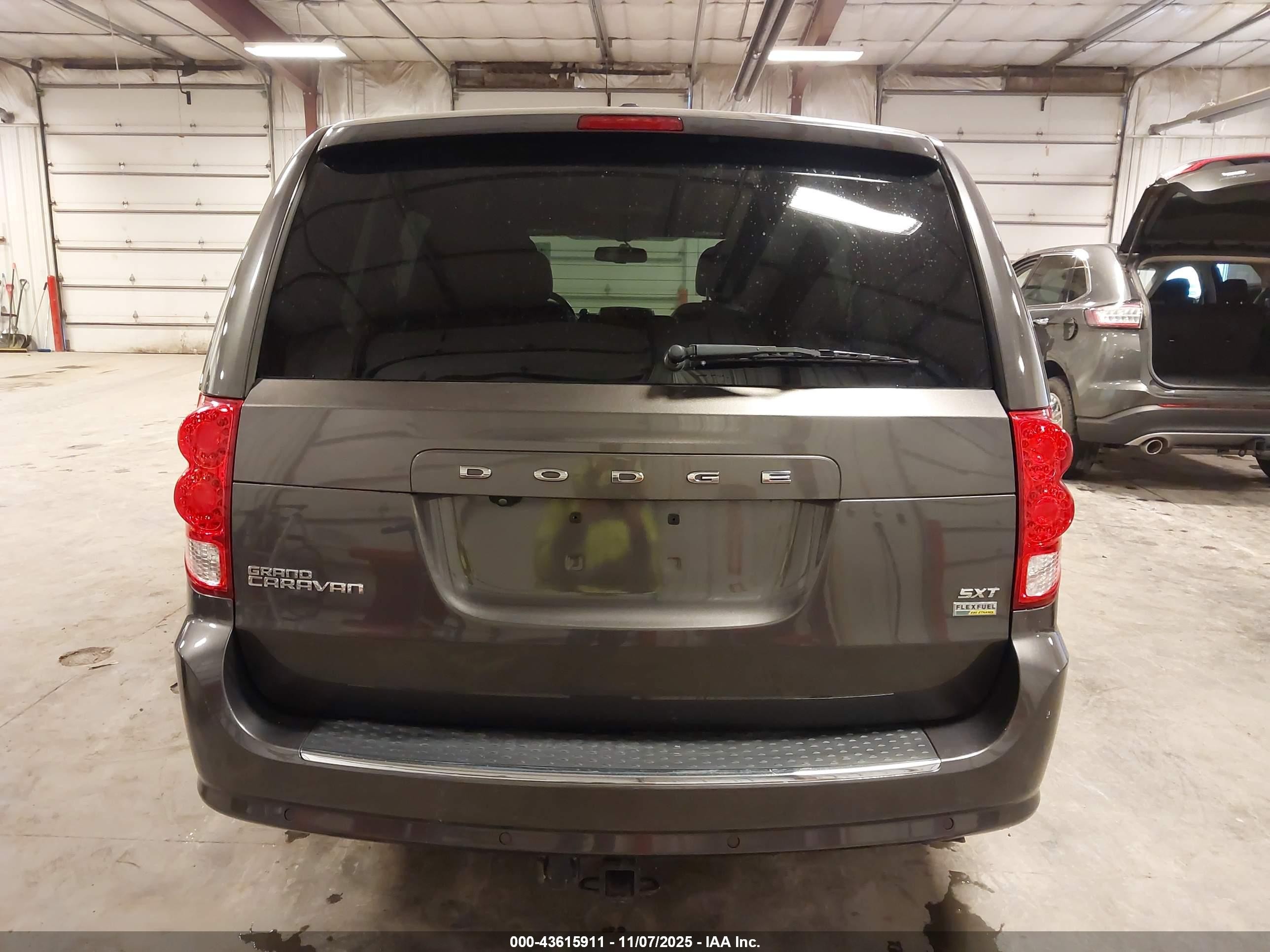 2018 Dodge Grand Caravan Sxt Gray vin: 2C4RDGCG4JR263886